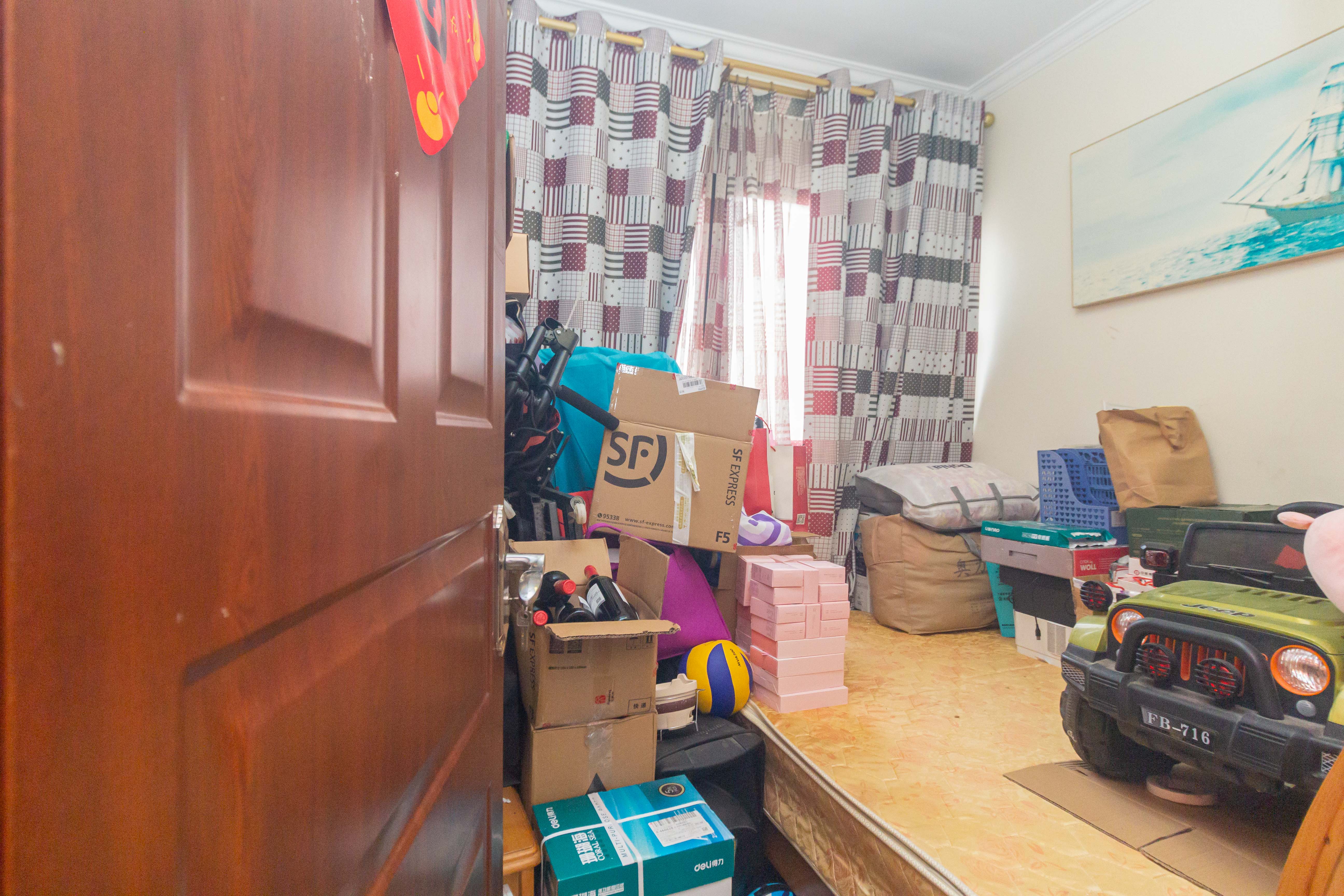 旭辉华庭 3室2厅1卫 42.0万 旭辉华庭 3室2厅1卫 42.0万卧室