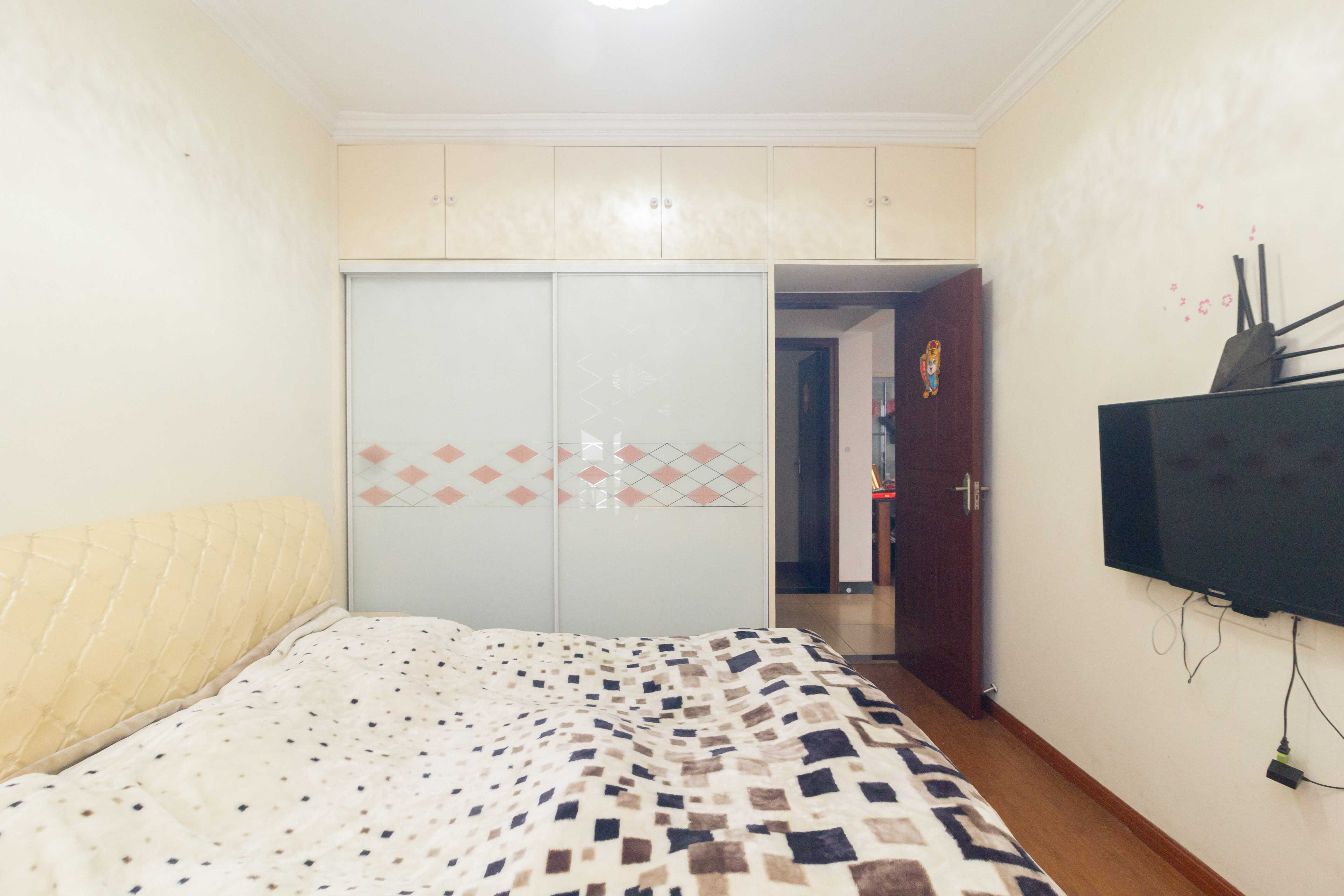 旭辉华庭 3室2厅1卫 42.0万 旭辉华庭 3室2厅1卫 42.0万卧室