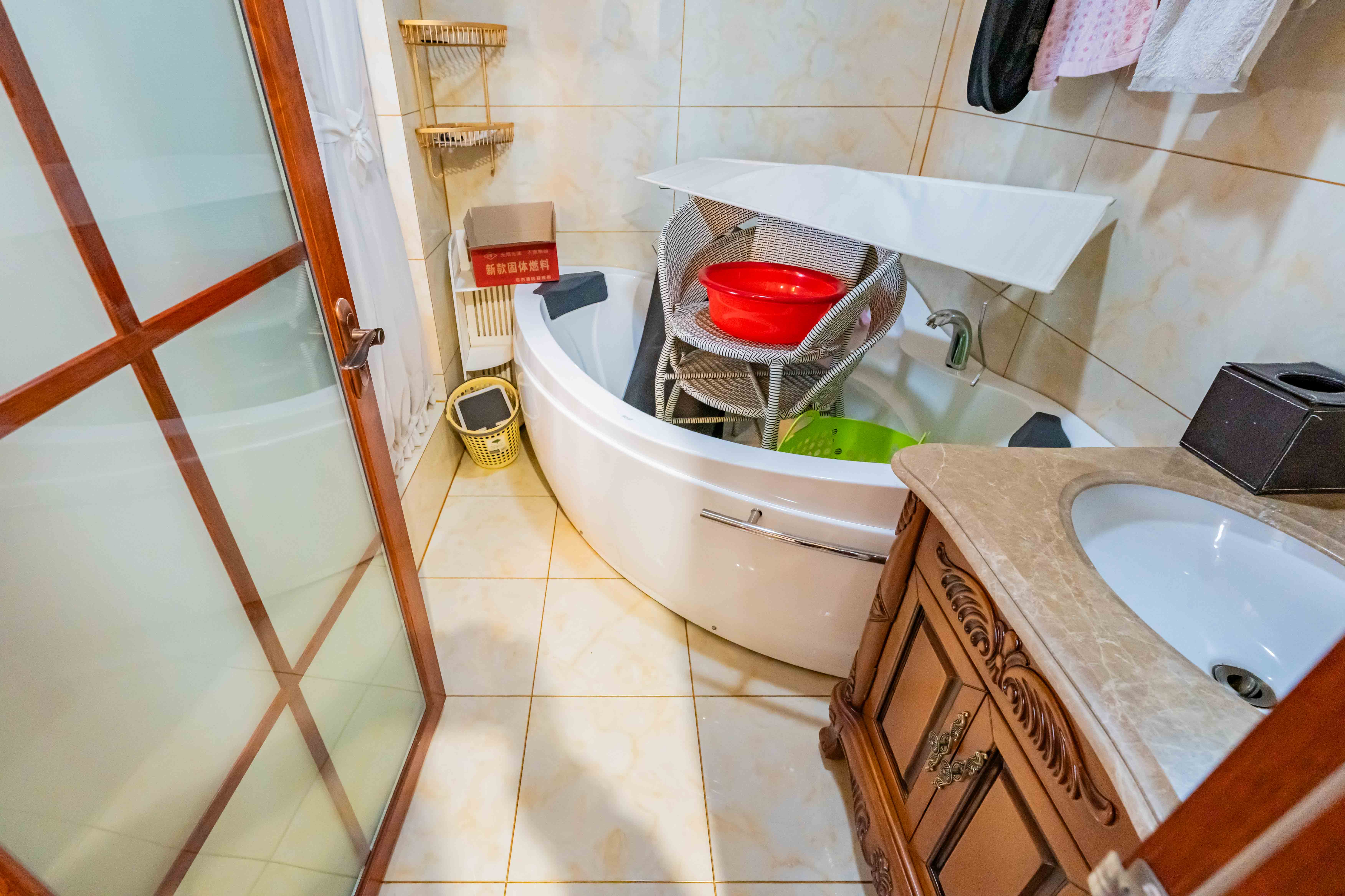 圣爵菲斯  4室2厅3卫    175.0万 圣爵菲斯  4室2厅3卫    175.0万卫生间