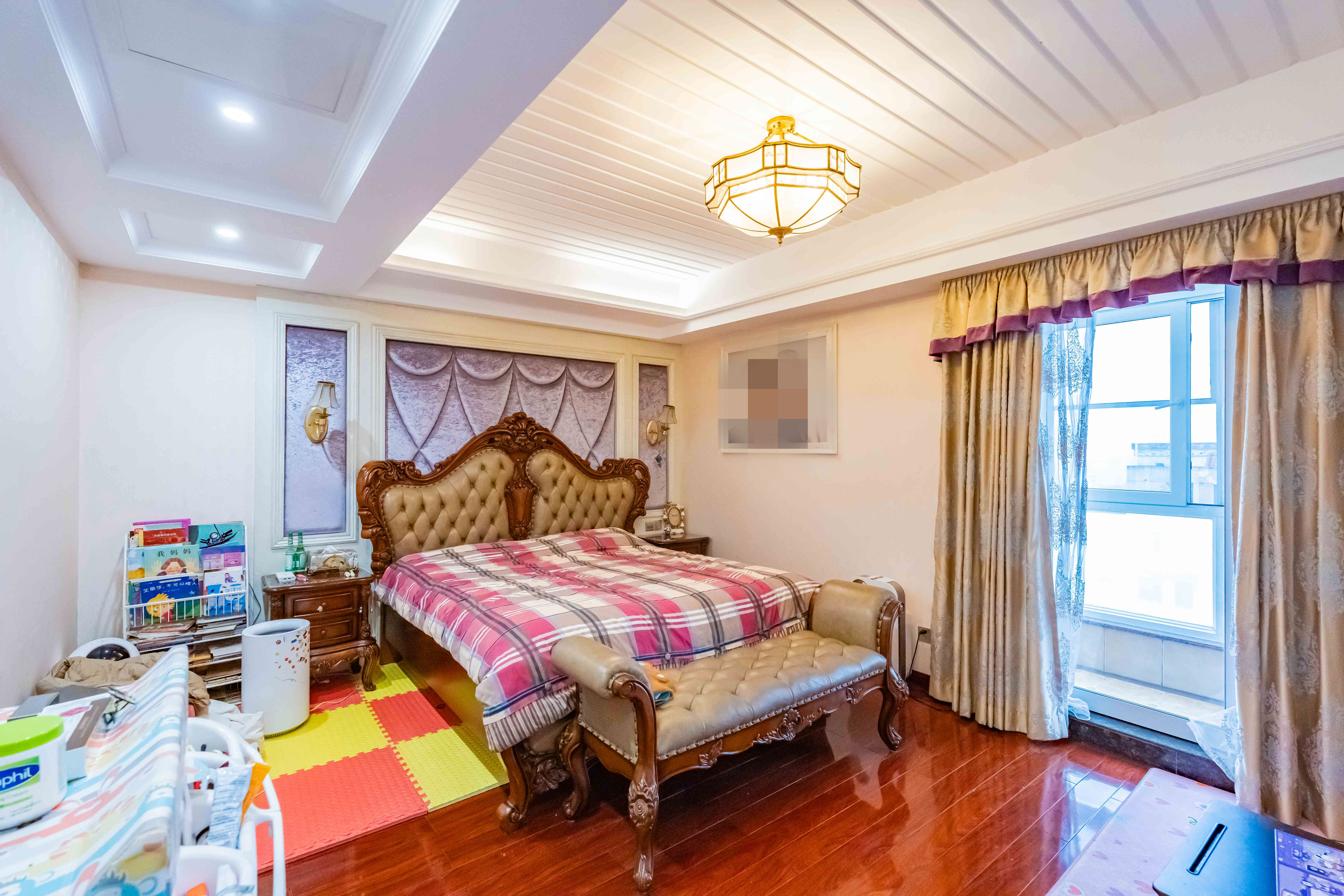 圣爵菲斯  4室2厅3卫    175.0万 圣爵菲斯  4室2厅3卫    175.0万卧室