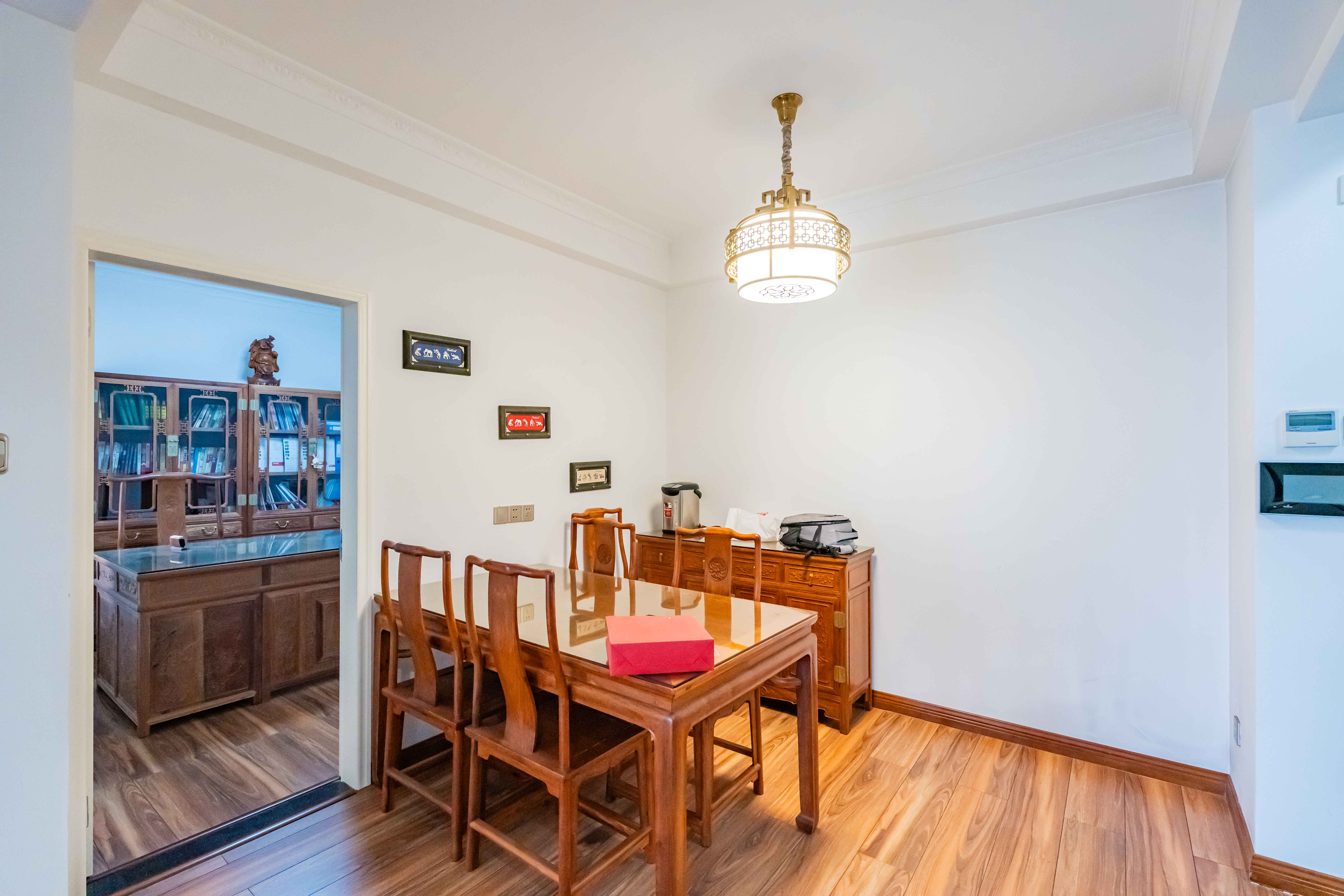 复地崑玉国际一期 2室2厅1卫 152.0万 复地崑玉国际一期 2室2厅1卫 152.0万客厅