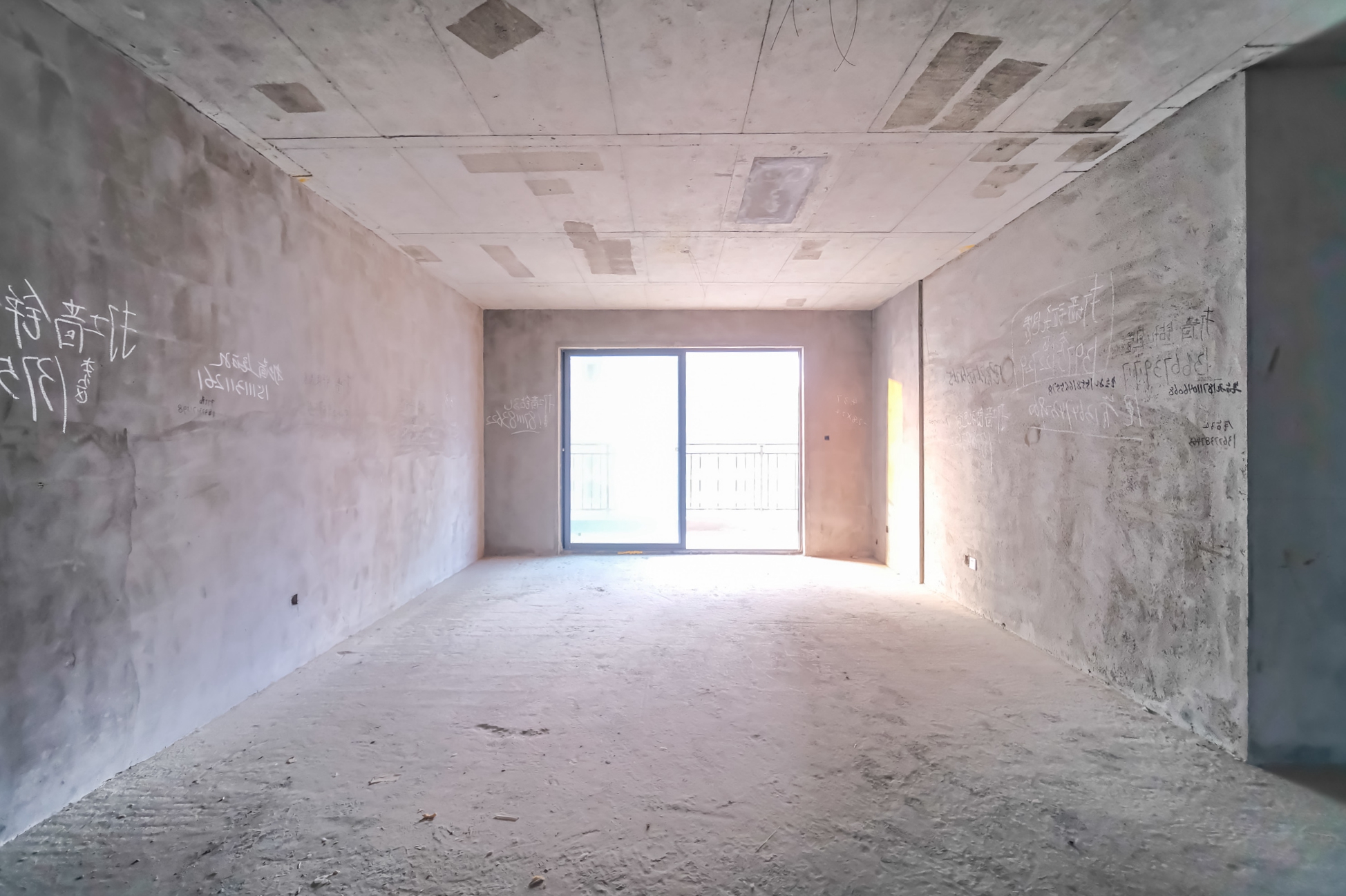 永宏万家里 4室2厅2卫 96.8万 永宏万家里 4室2厅2卫 96.8万客厅