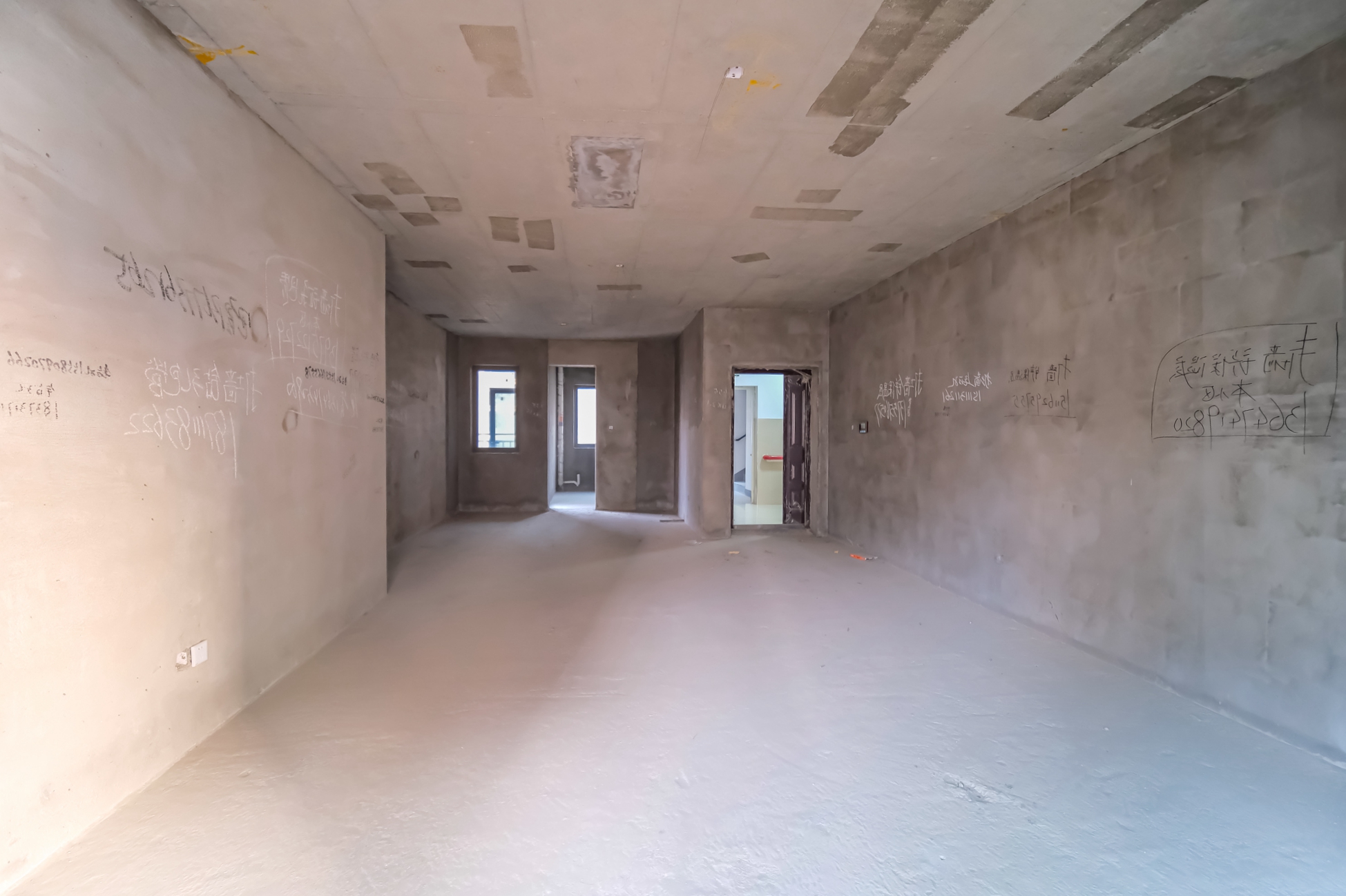 永宏万家里 4室2厅2卫 96.8万 永宏万家里 4室2厅2卫 96.8万客厅