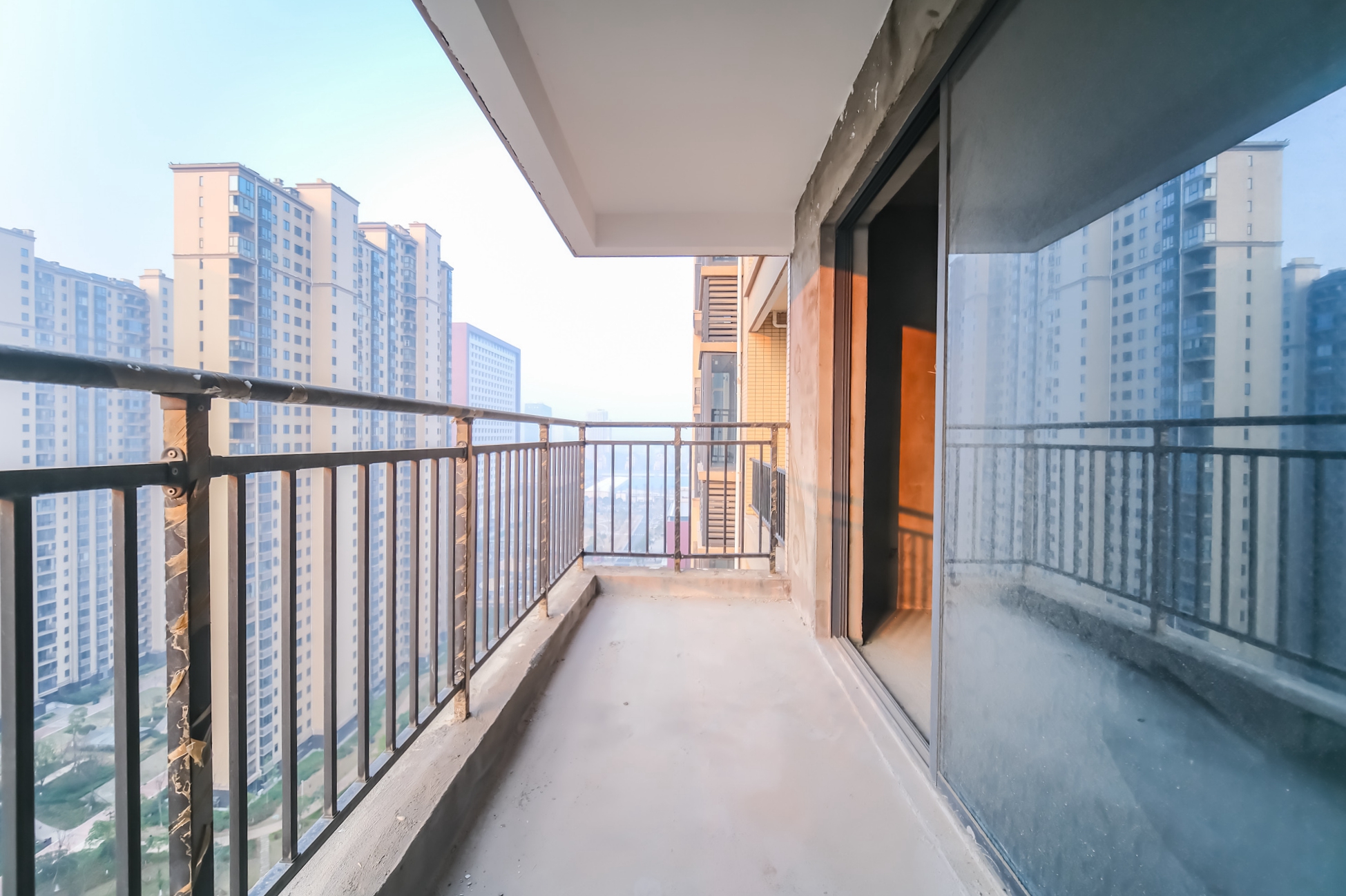 永宏万家里 4室2厅2卫 96.8万 永宏万家里 4室2厅2卫 96.8万阳台