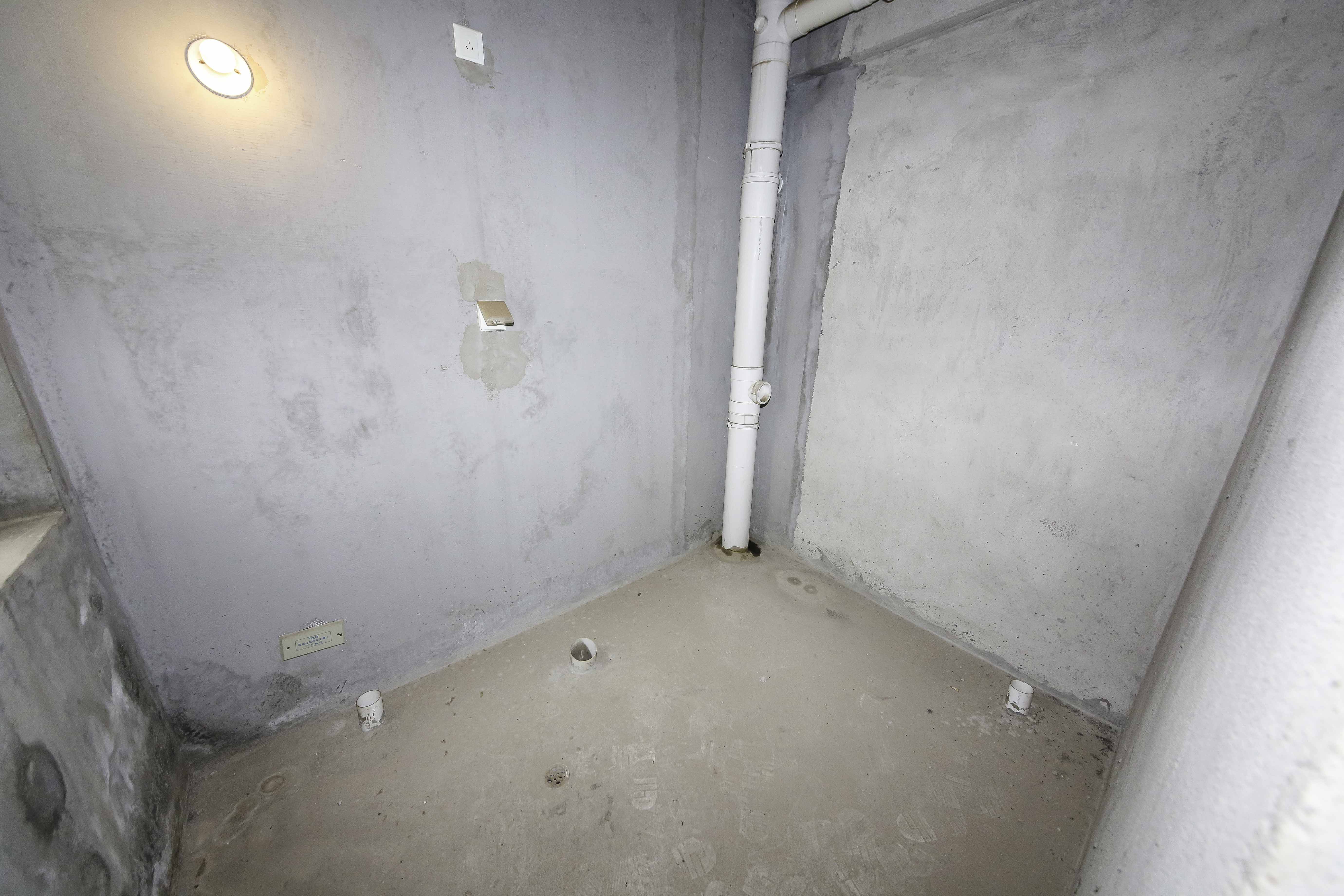湘水熙园  4室2厅3卫   180.00万卫生间