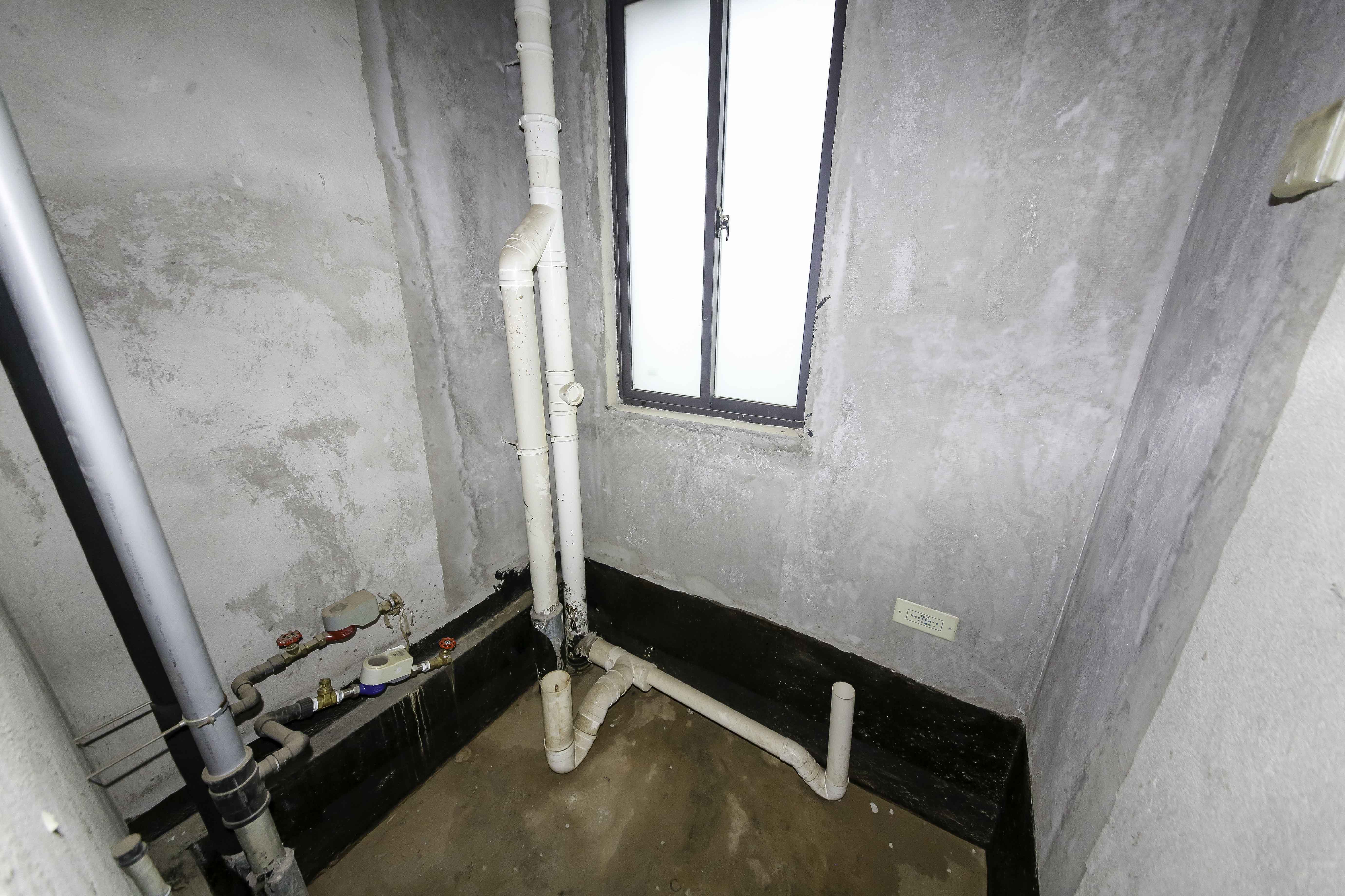 天心金桂园住宅小区  4室2厅2卫   157.00万卫生间