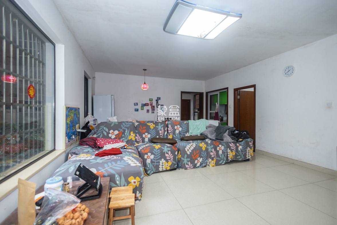 华润凤凰城二期 3室2厅2卫 90.00万 华润凤凰城二期 3室2厅2卫 90.00万客厅