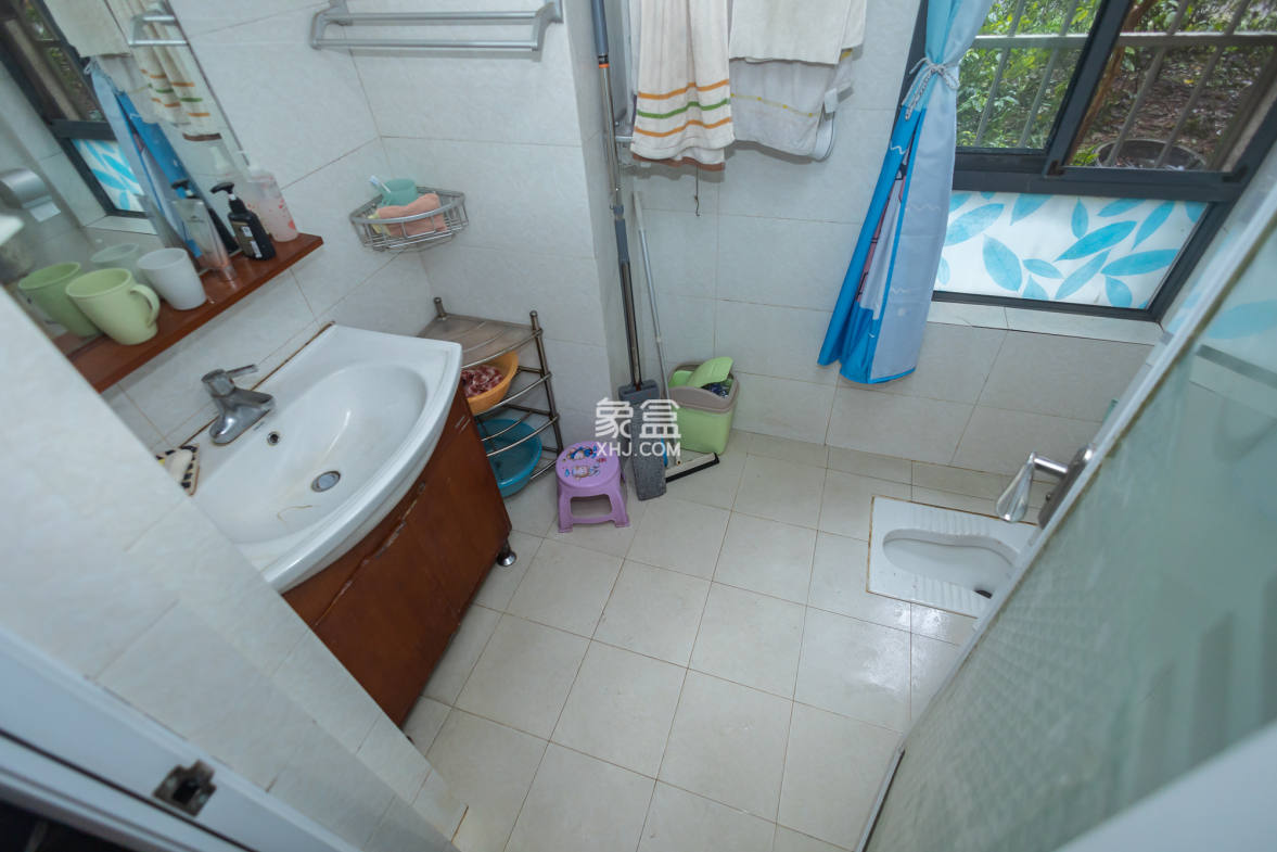 华润凤凰城二期 3室2厅2卫 90.00万 华润凤凰城二期 3室2厅2卫 90.00万卫生间