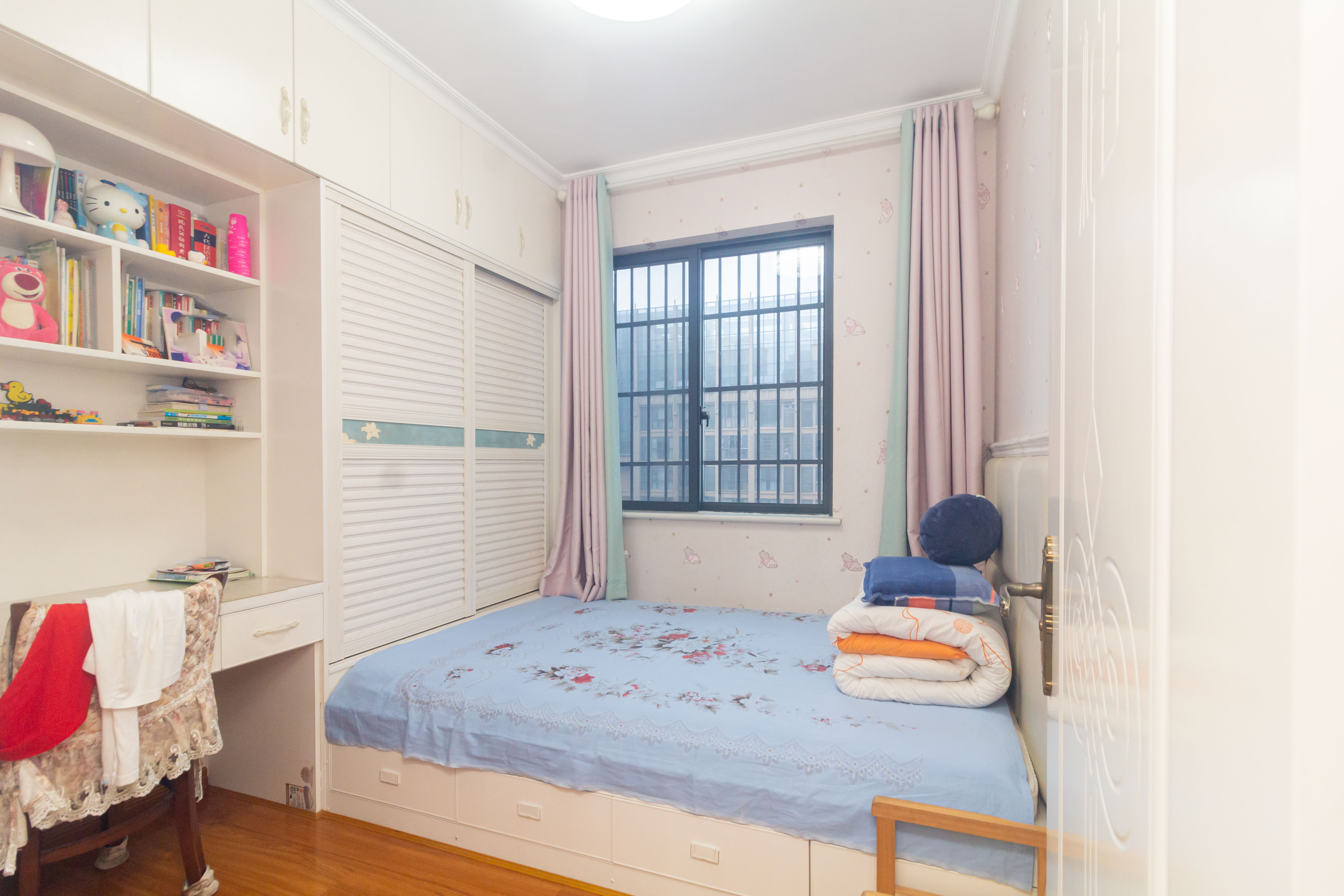 辉宏橄榄城  4室2厅1卫    89.8万 辉宏橄榄城  4室2厅1卫    89.8万卧室