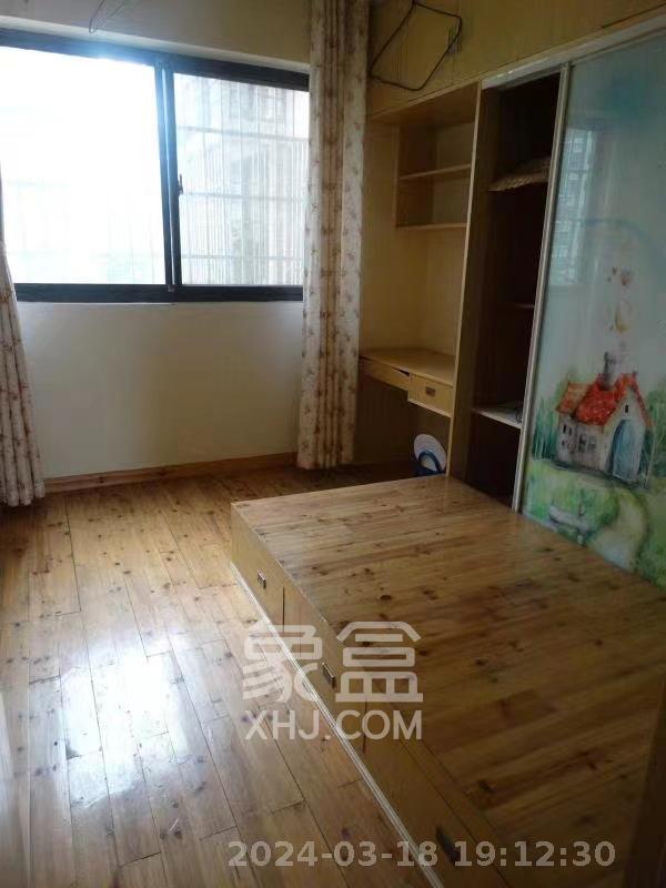 童话里  3室2厅1卫   2200.00元/月室内图