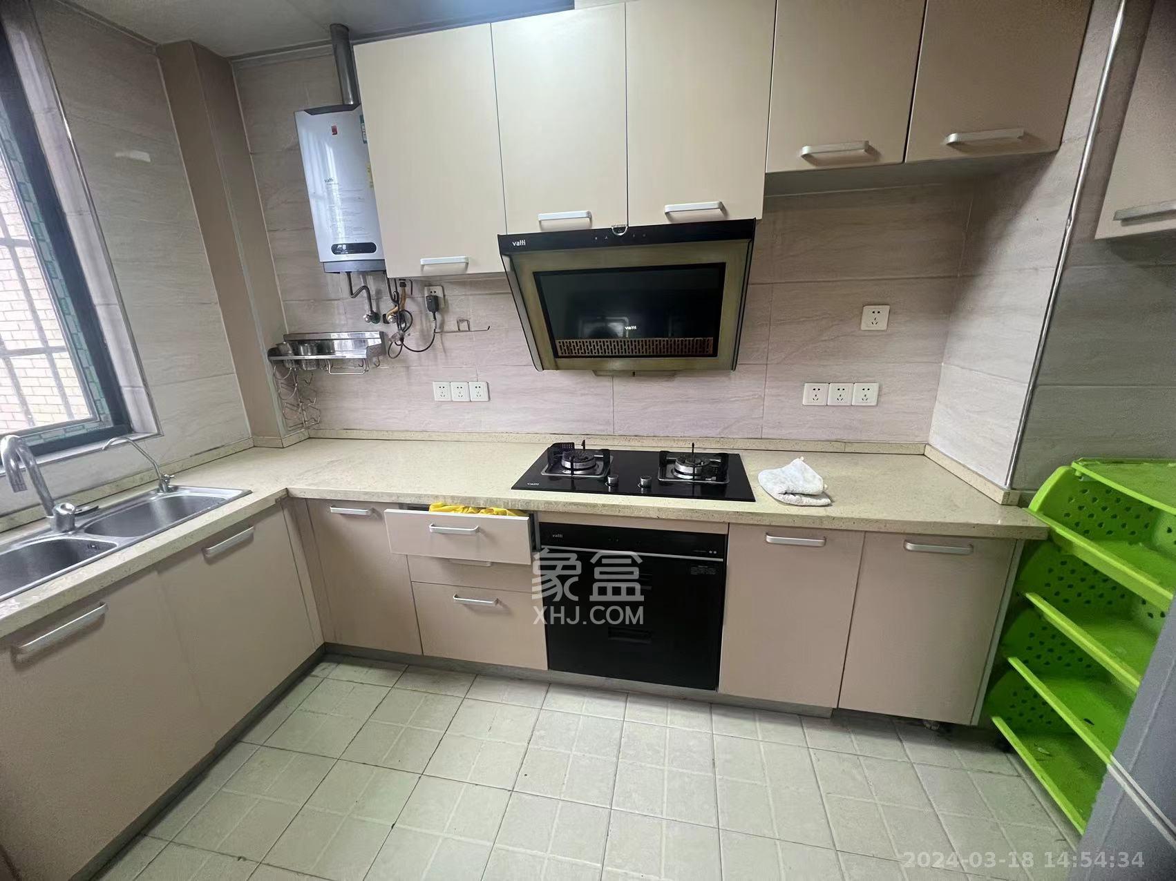 中建麓山和苑  3室2厅1卫   2100.00元/月室内图