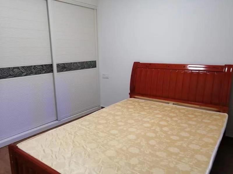 滨湖俊园 3室3厅2卫 3000.00元/月 滨湖俊园 3室3厅2卫 3000.00元/月室内图