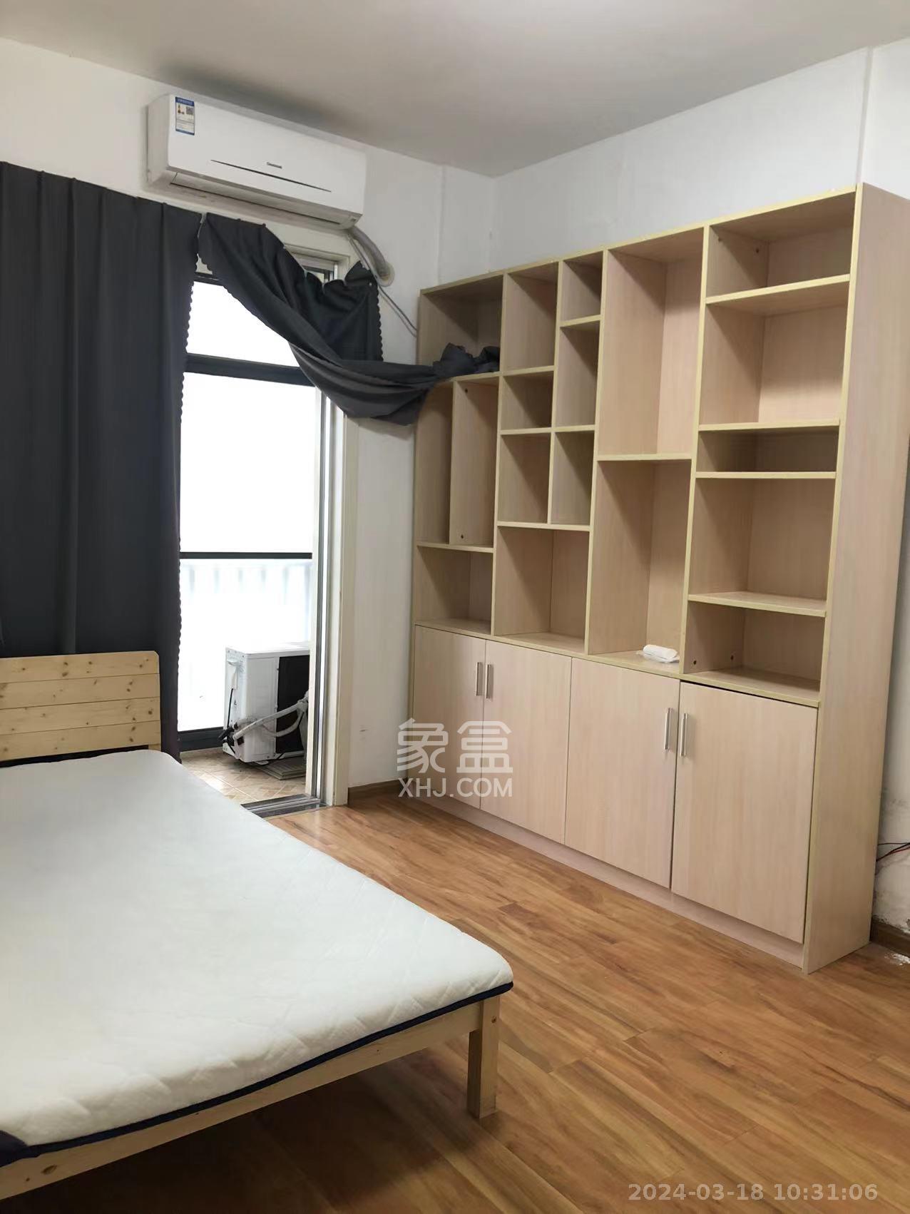 锑都家园  4室2厅2卫   2400.00元/月室内图