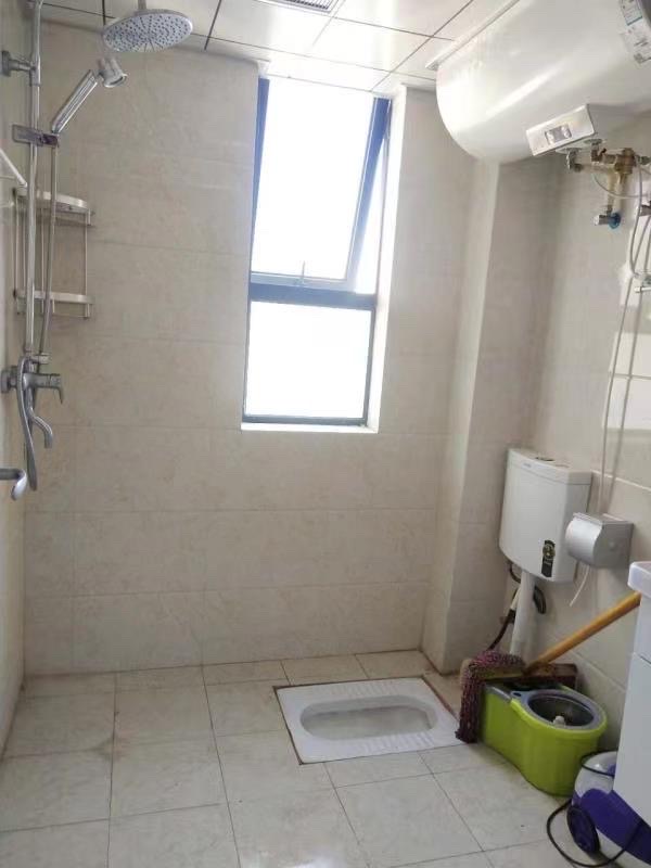 滨湖俊园 3室3厅2卫 3000.00元/月 滨湖俊园 3室3厅2卫 3000.00元/月室内图