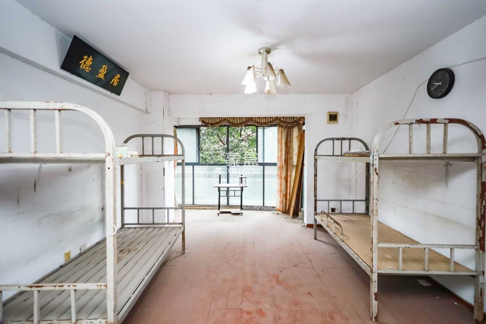 西城龙庭  3室2厅1卫   90.00万
