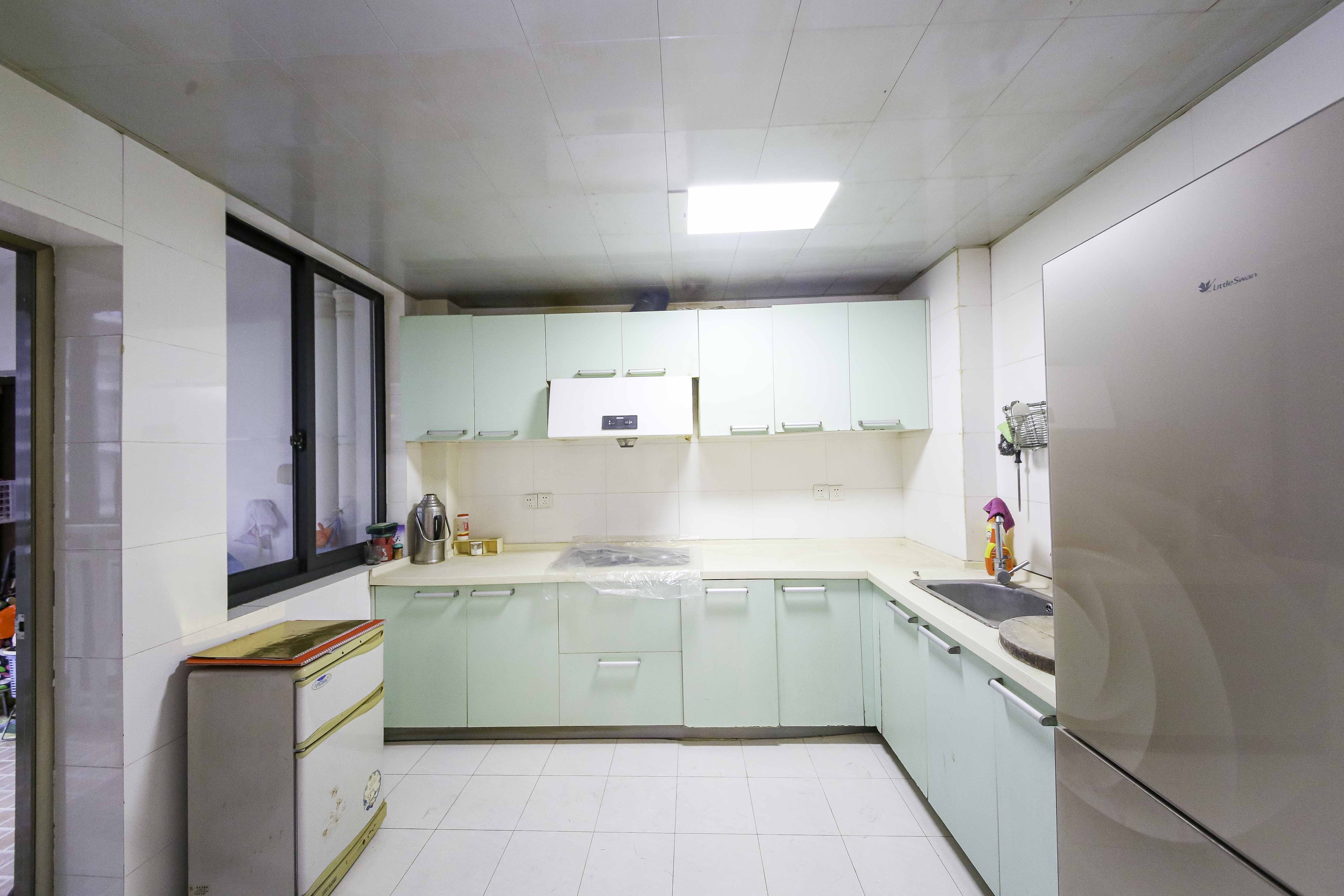 鑫源公寓  5室2厅2卫    280.0万厨房