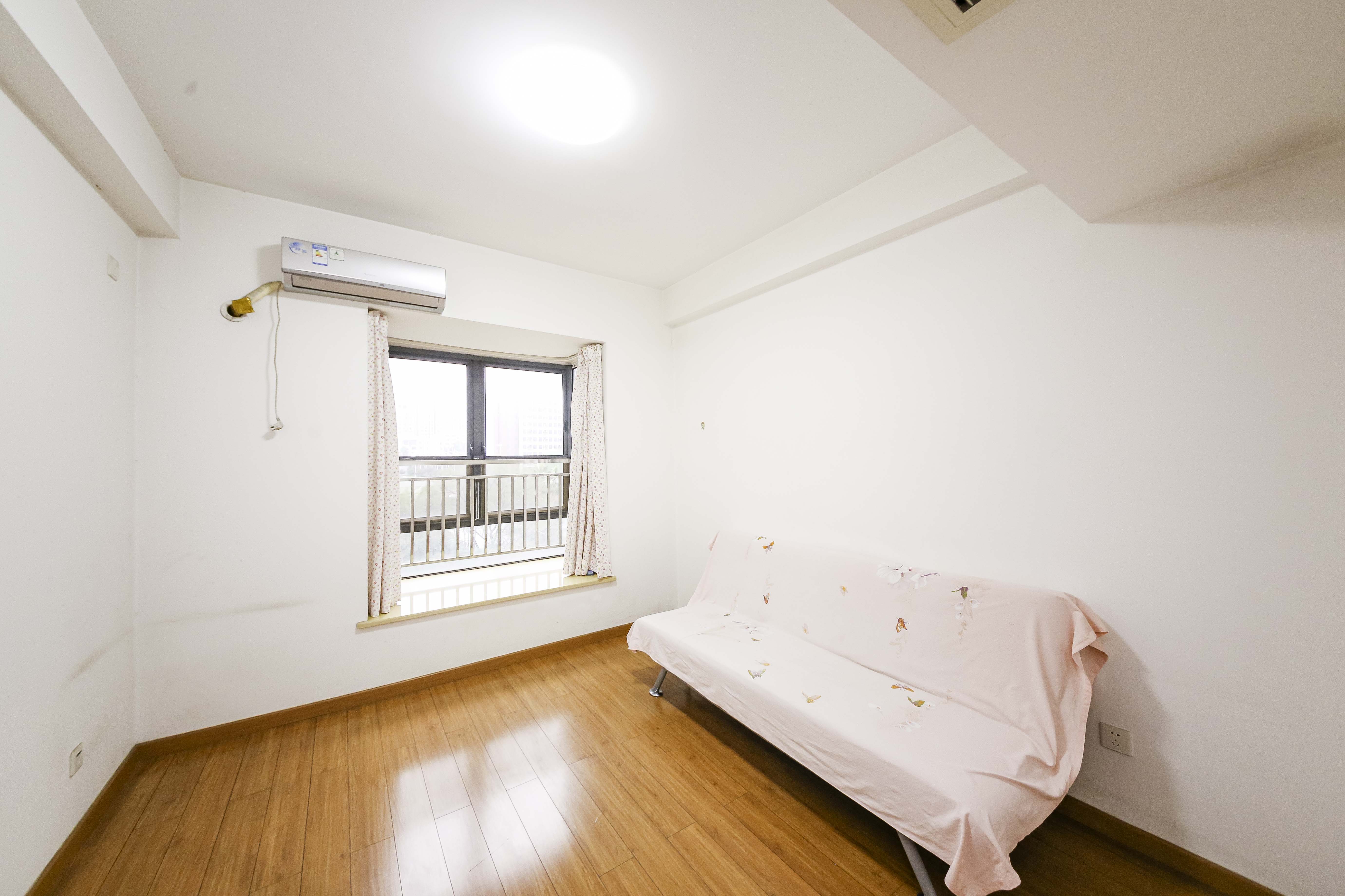 鑫源公寓  5室2厅2卫    280.0万卧室