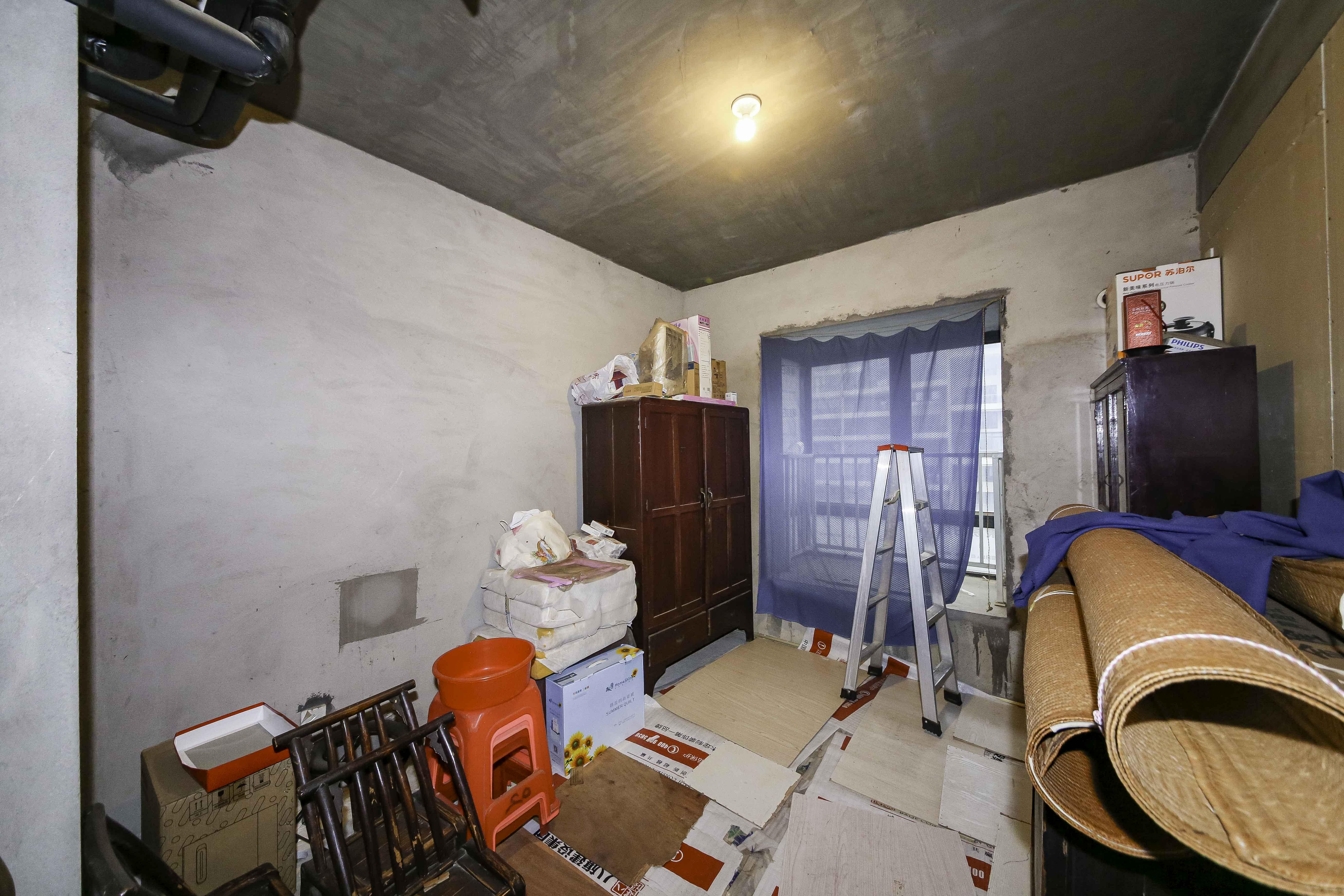 鑫源公寓  5室2厅2卫    280.0万卧室