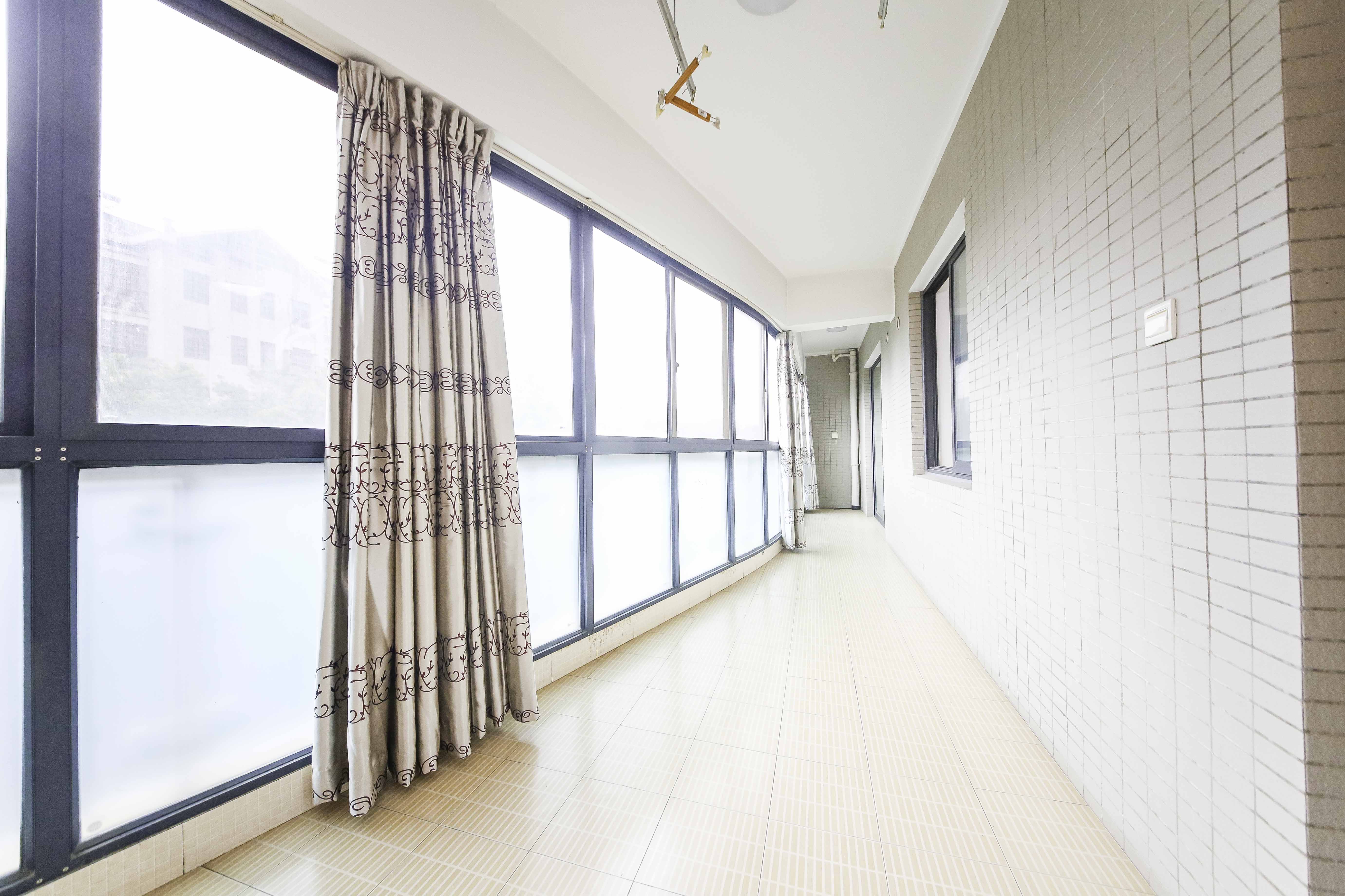 鑫源公寓  5室2厅2卫    280.0万阳台