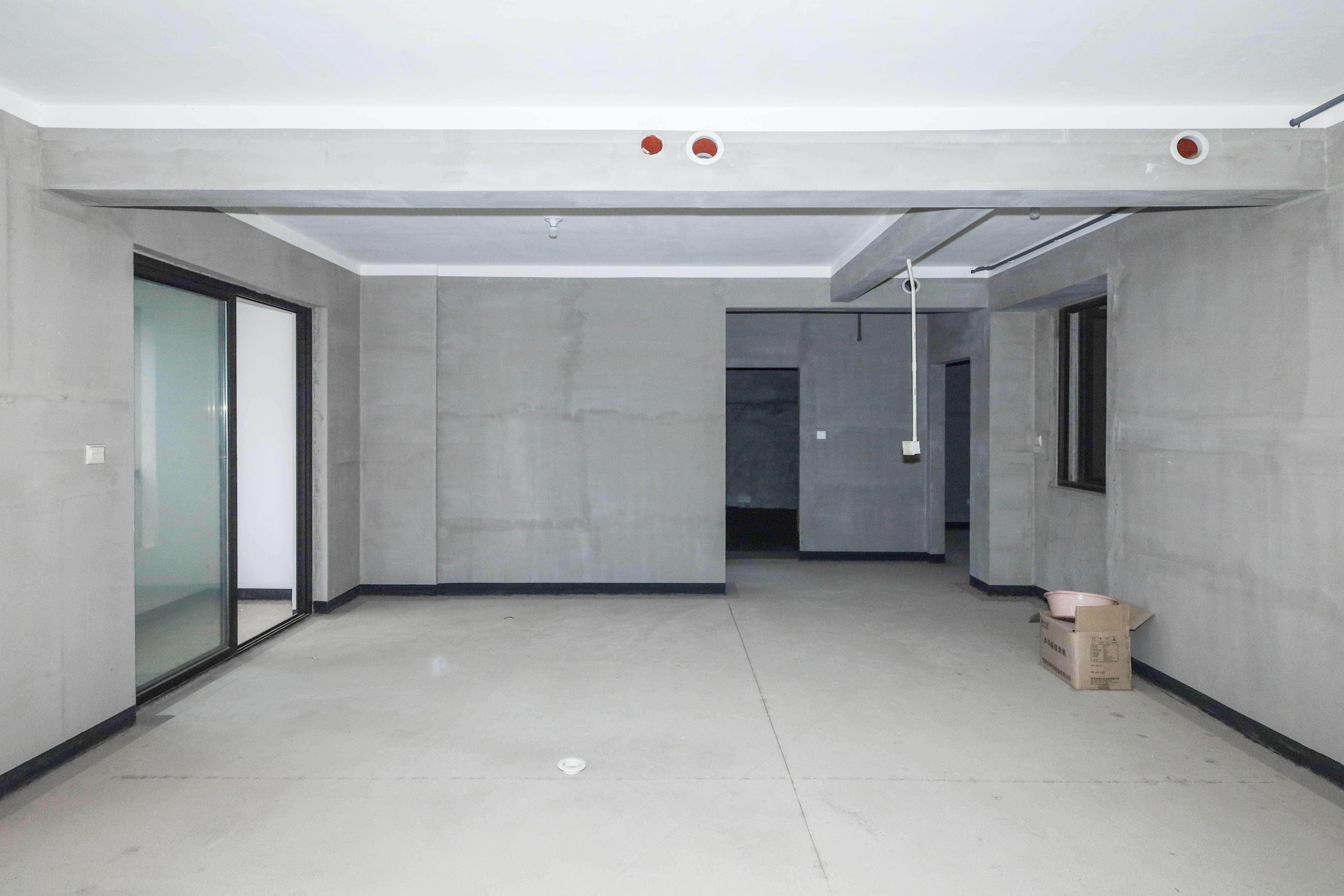 建发央著  3室2厅2卫   175.00万
