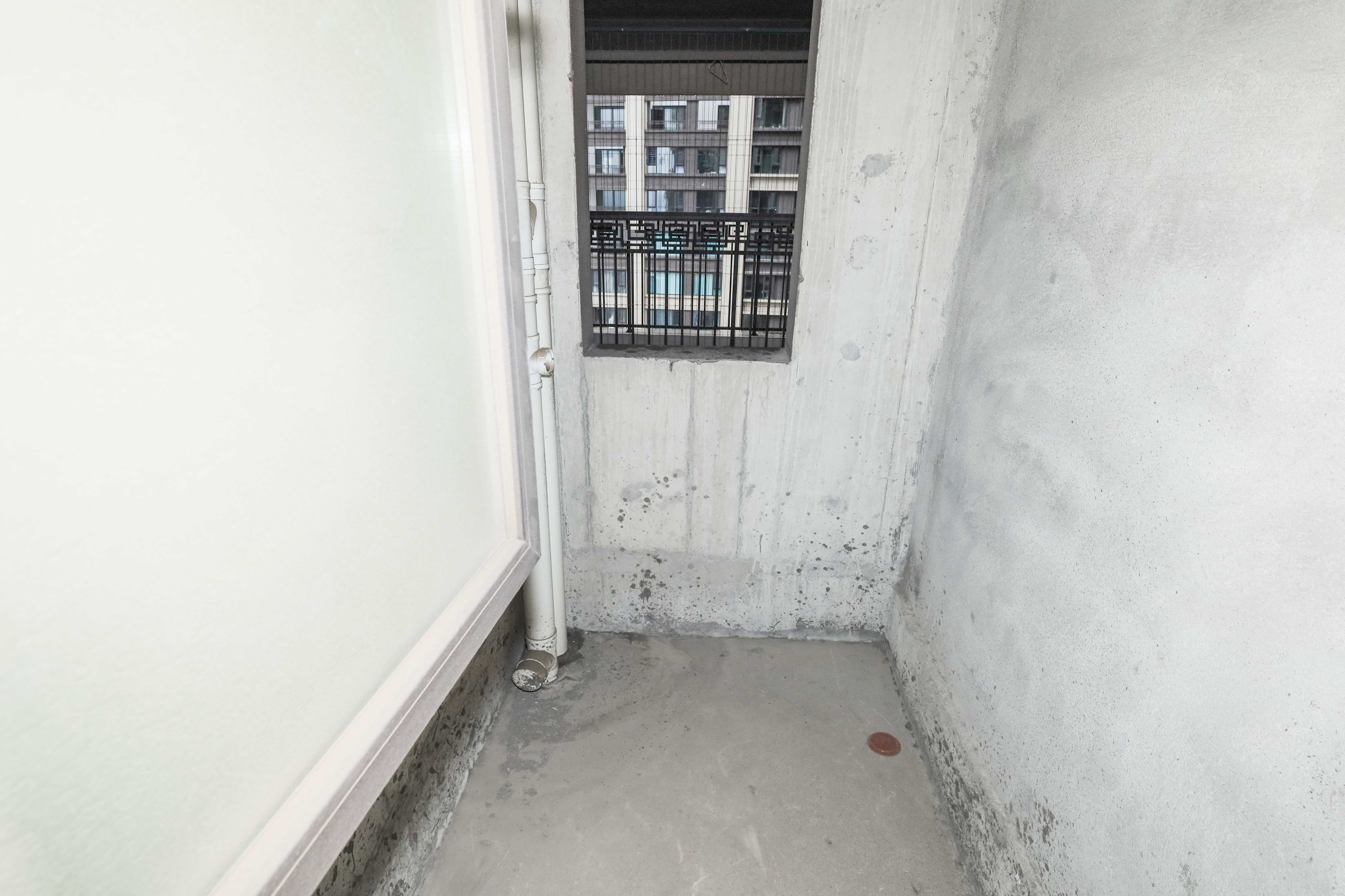 建发央著  3室2厅2卫   175.00万卫生间