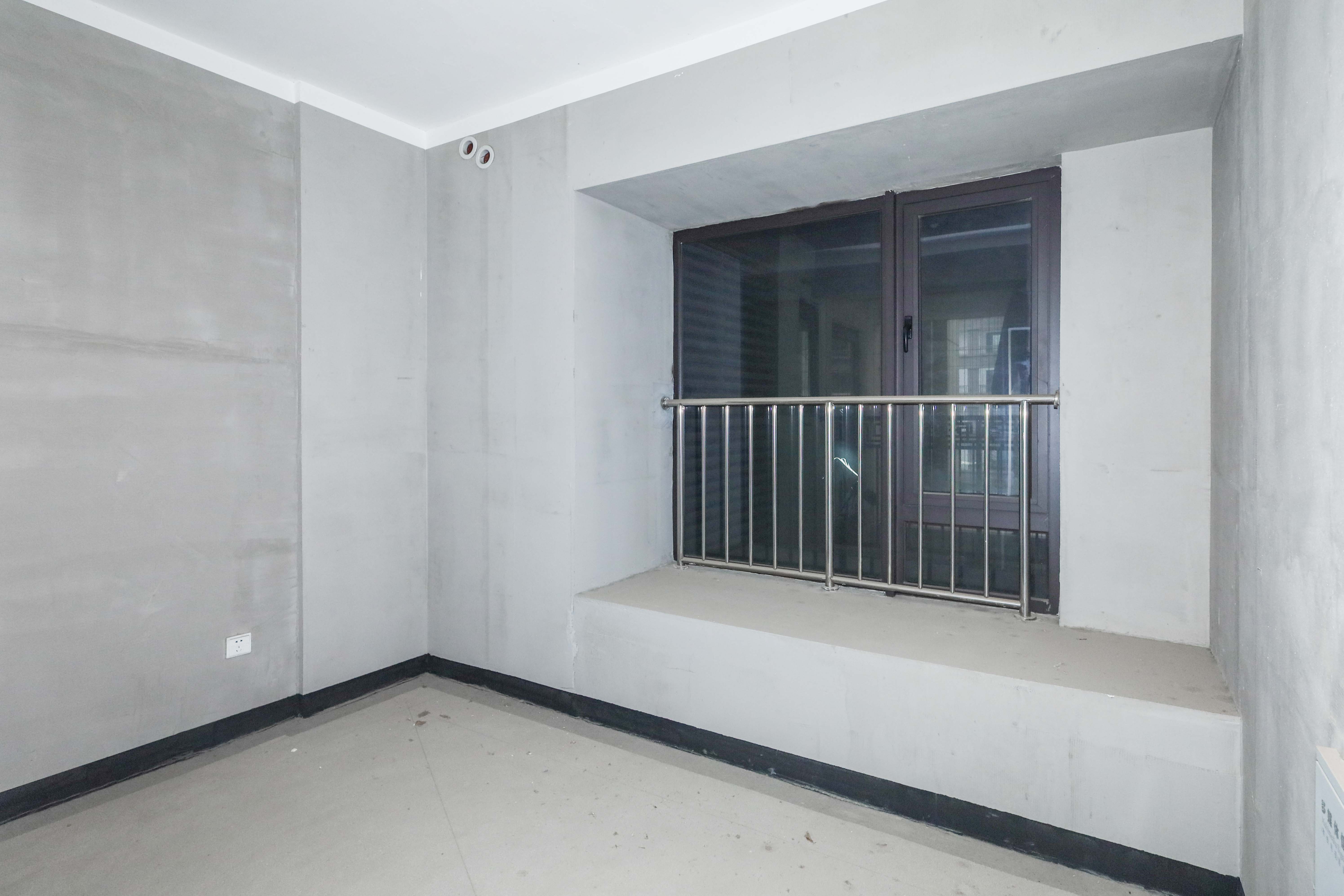建发央著  3室2厅2卫   175.00万卧室