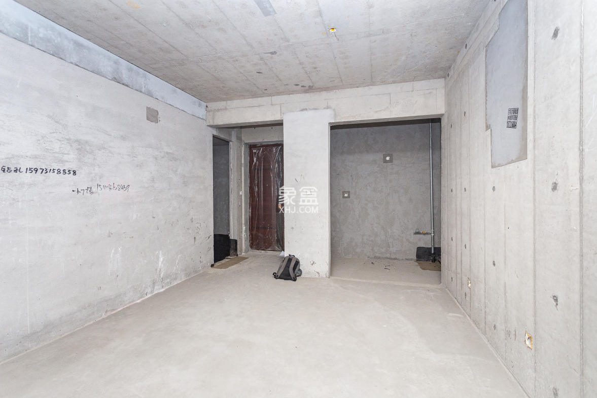 润和湘江天地AB区 3室2厅2卫 120.80万 润和湘江天地AB区 3室2厅2卫 120.80万客厅