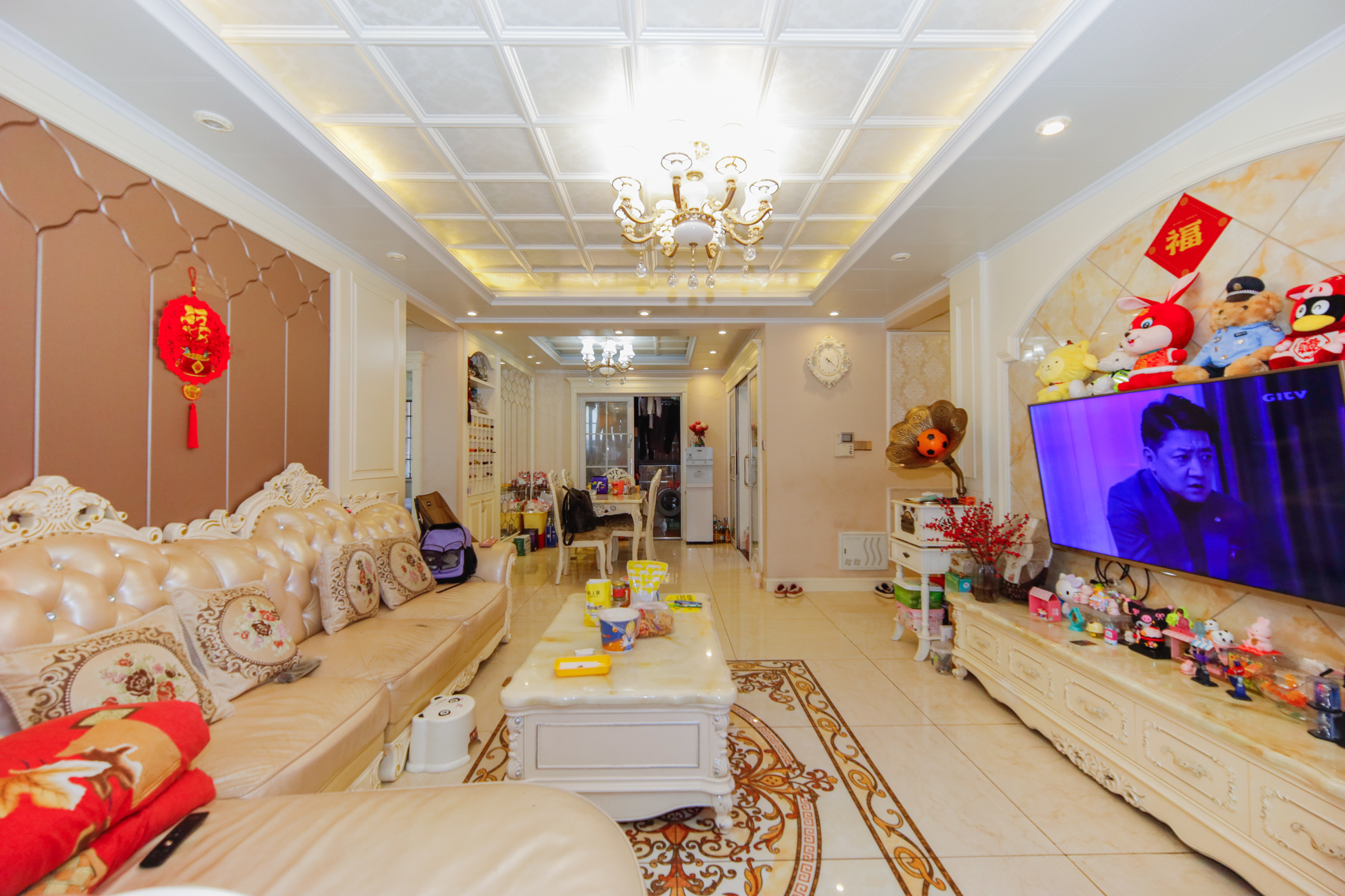 上海城小区 4室2厅2卫 120.0万 上海城小区 4室2厅2卫 120.0万客厅