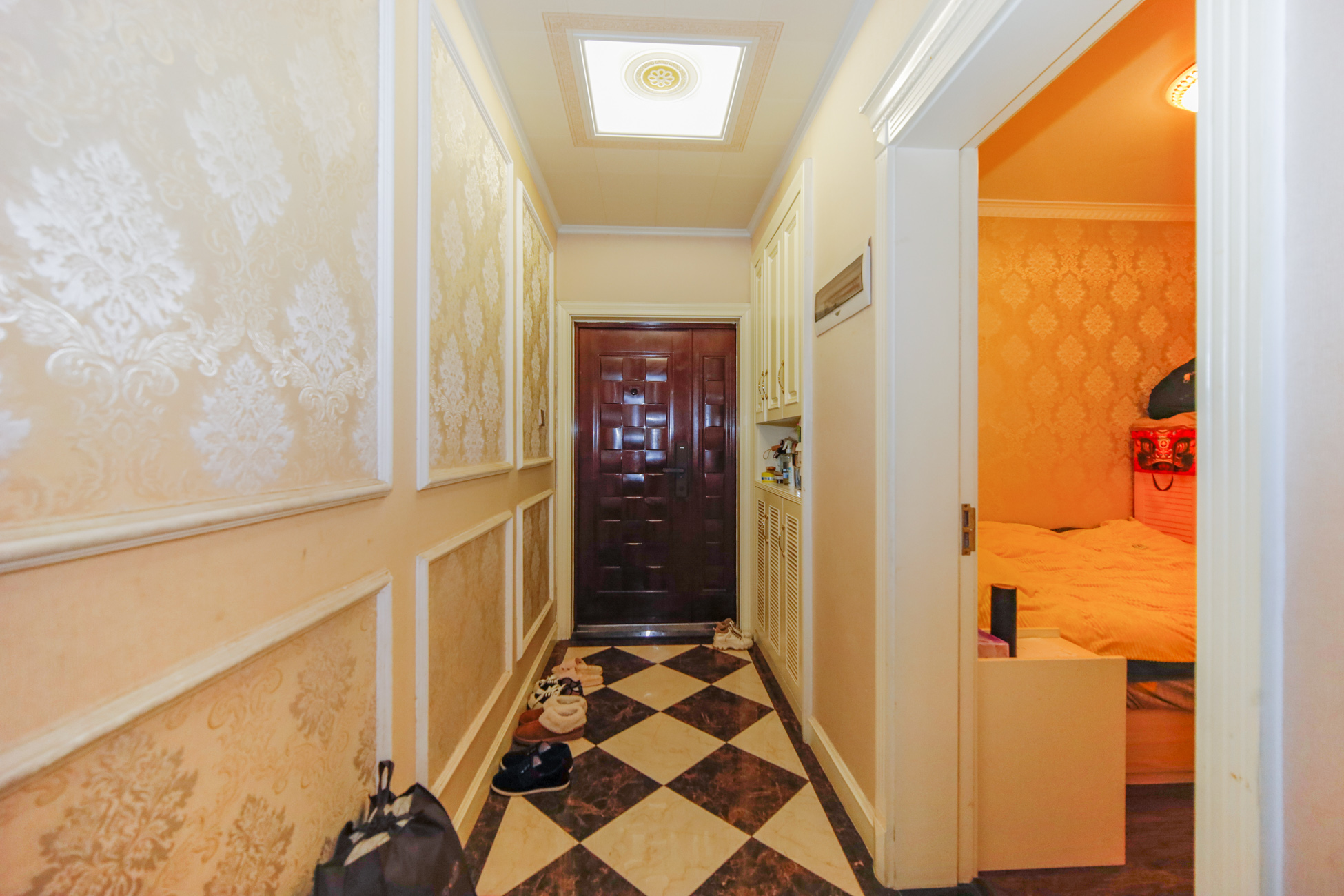 上海城小区 4室2厅2卫 120.0万 上海城小区 4室2厅2卫 120.0万其他