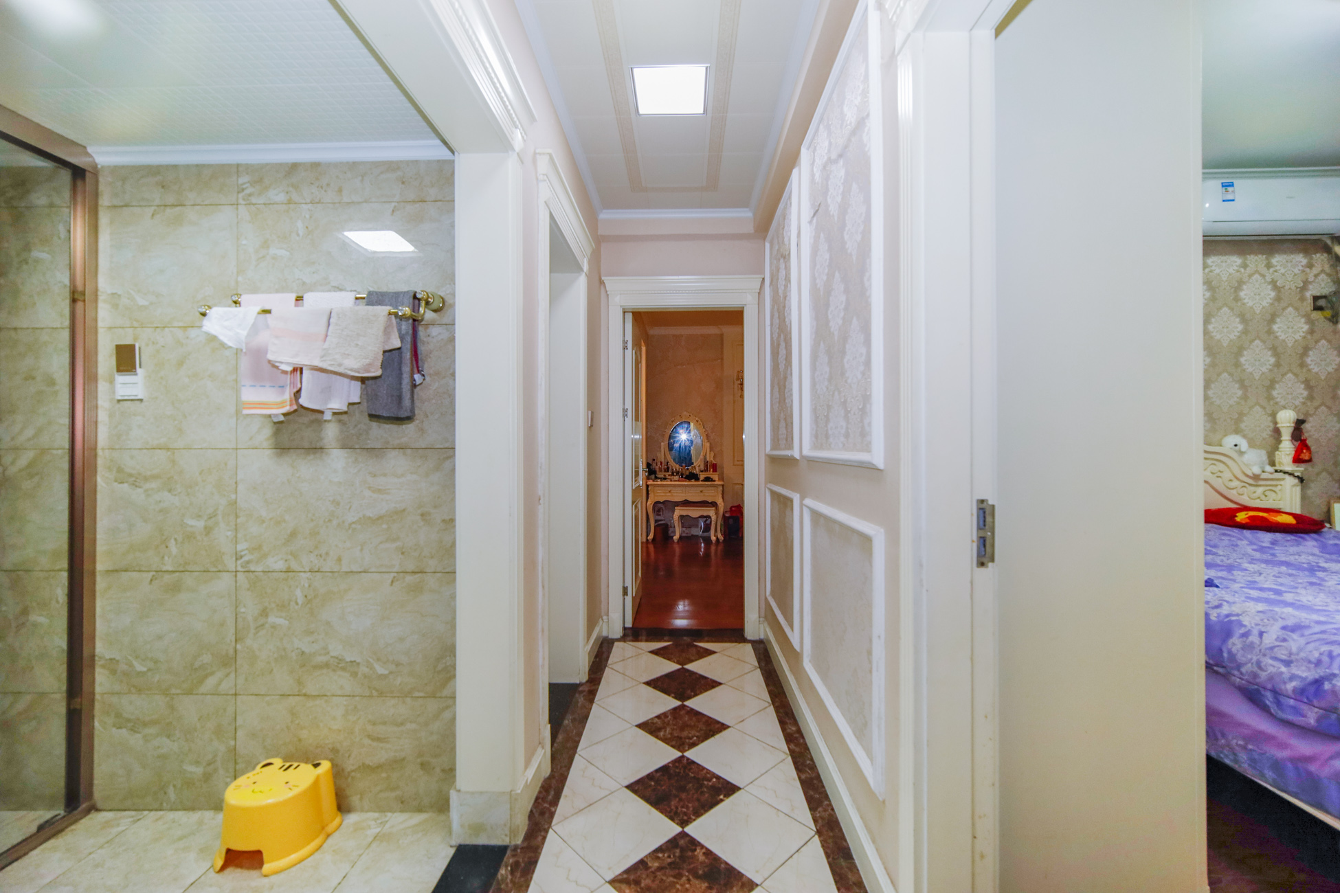 上海城小区 4室2厅2卫 120.0万 上海城小区 4室2厅2卫 120.0万其他