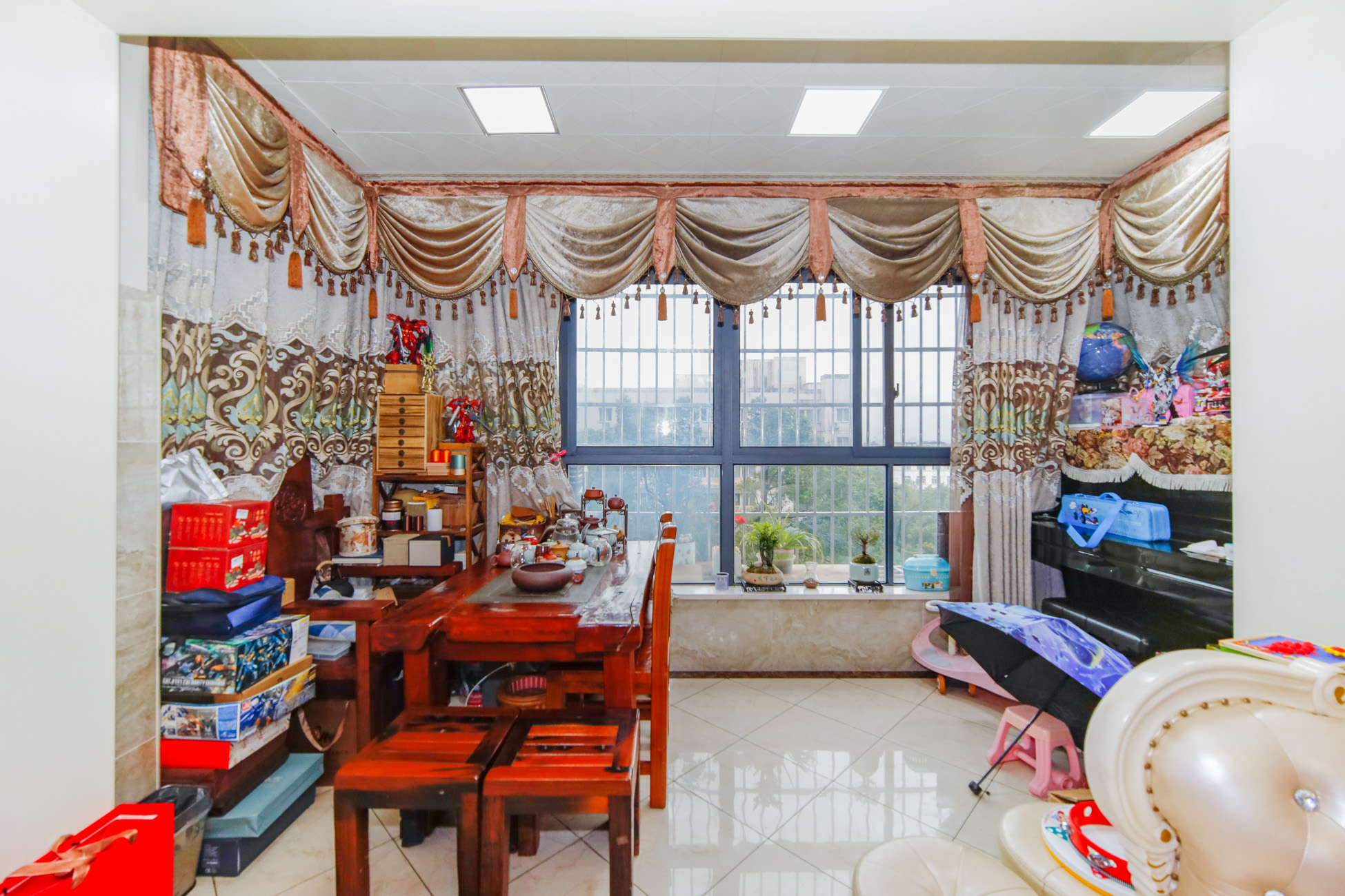 上海城小区 4室2厅2卫 120.0万 上海城小区 4室2厅2卫 120.0万阳台