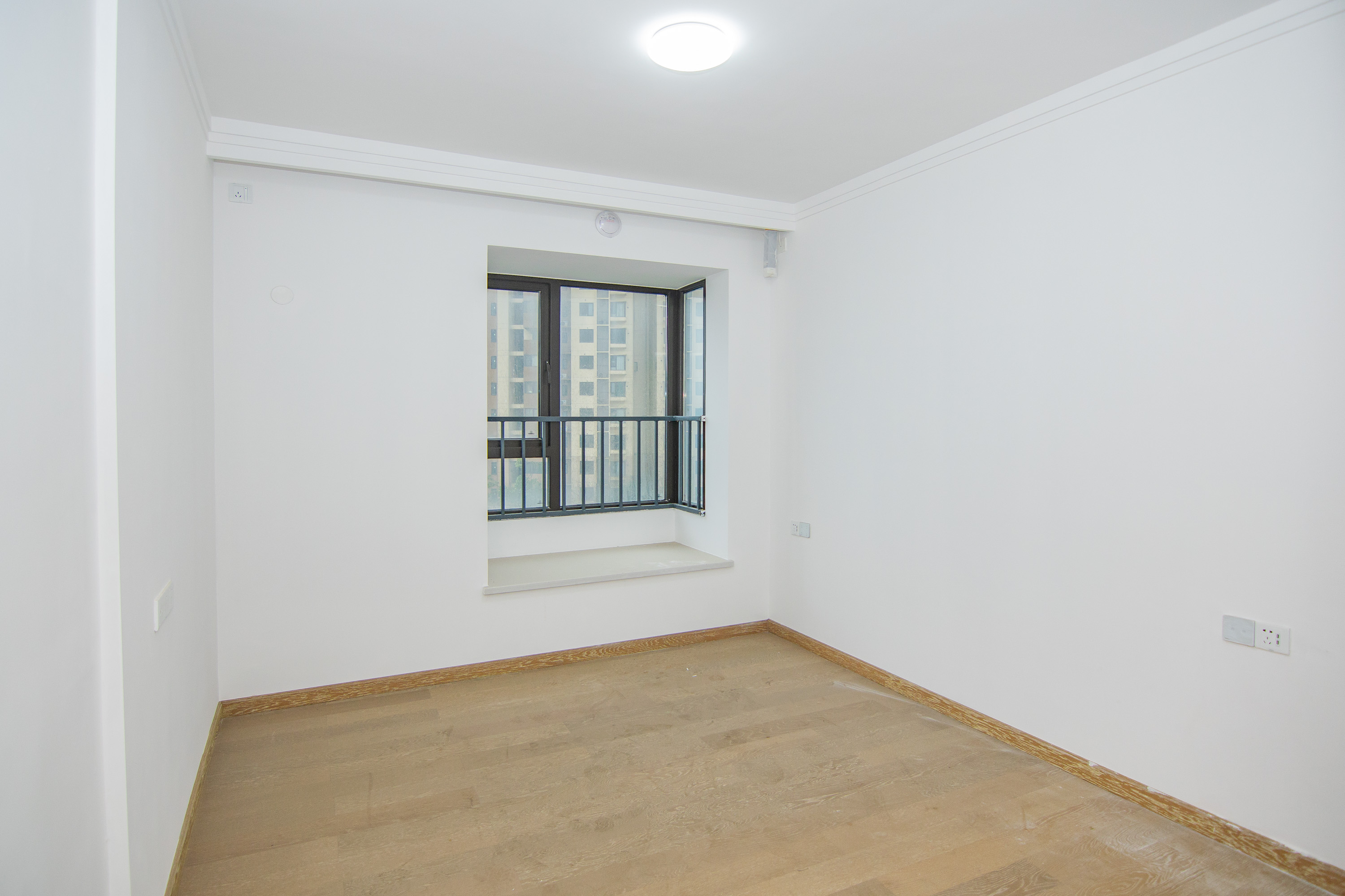 美的翰城  4室2厅2卫    94.0万 美的翰城  4室2厅2卫    94.0万卧室