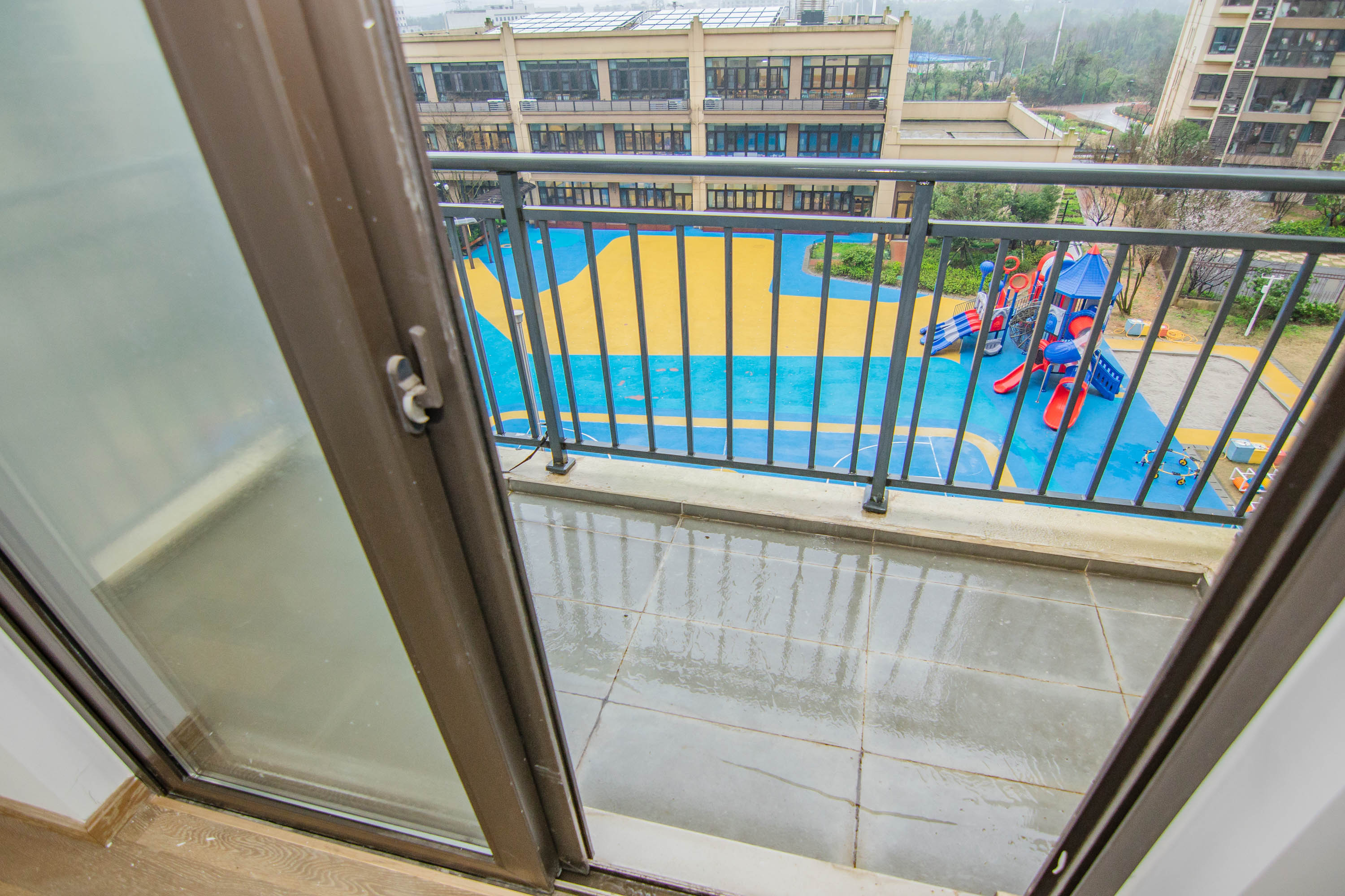 美的翰城  4室2厅2卫    94.0万 美的翰城  4室2厅2卫    94.0万阳台