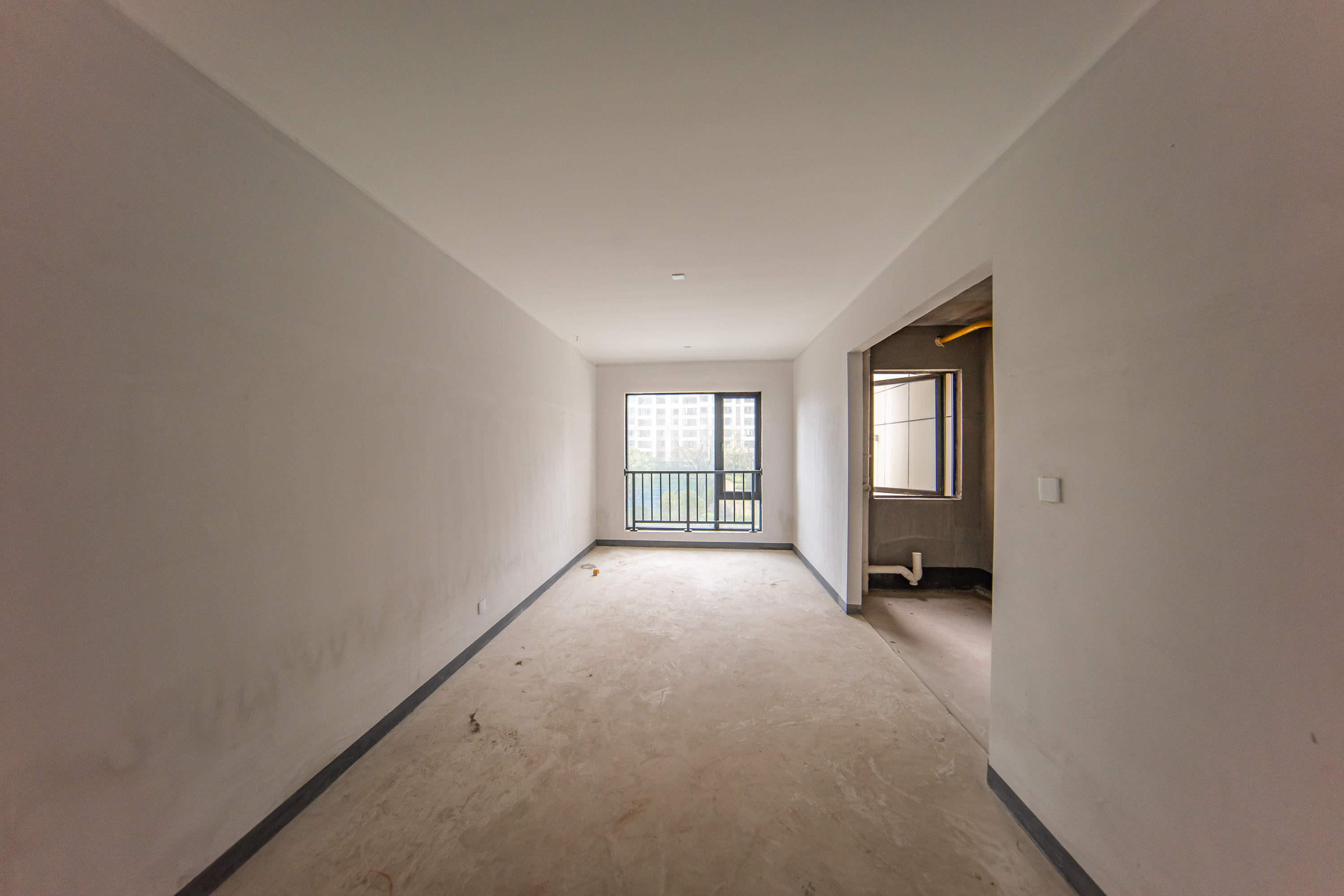 建投象山国际  4室2厅2卫   172.00万客厅