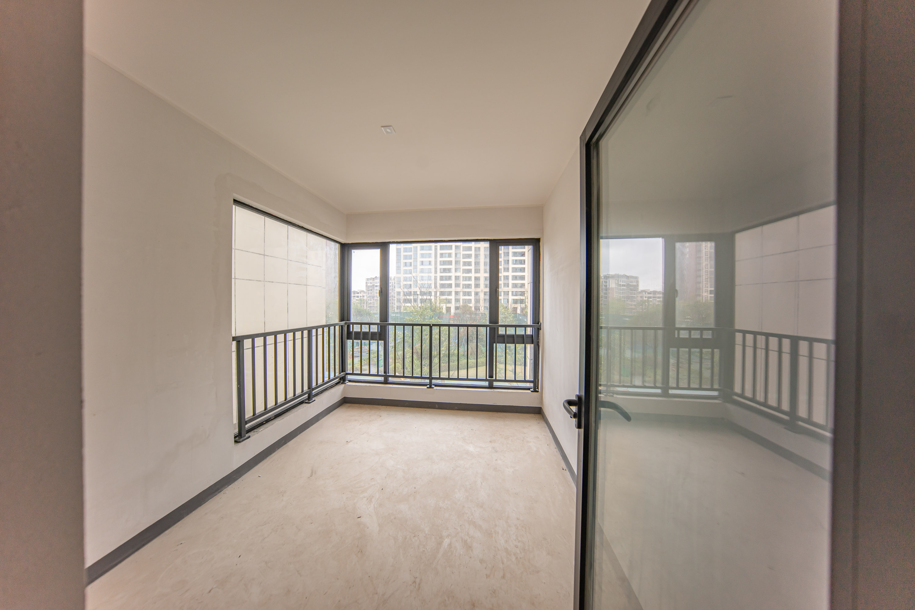 建投象山国际  4室2厅2卫    171.5万 建投象山国际  4室2厅2卫    171.5万卧室