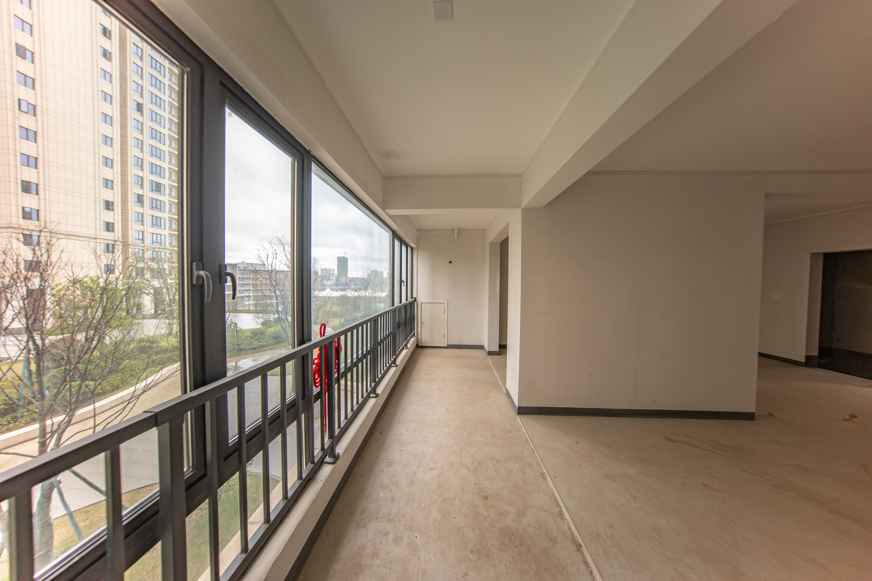 建投象山国际  4室2厅2卫    171.5万 建投象山国际  4室2厅2卫    171.5万阳台