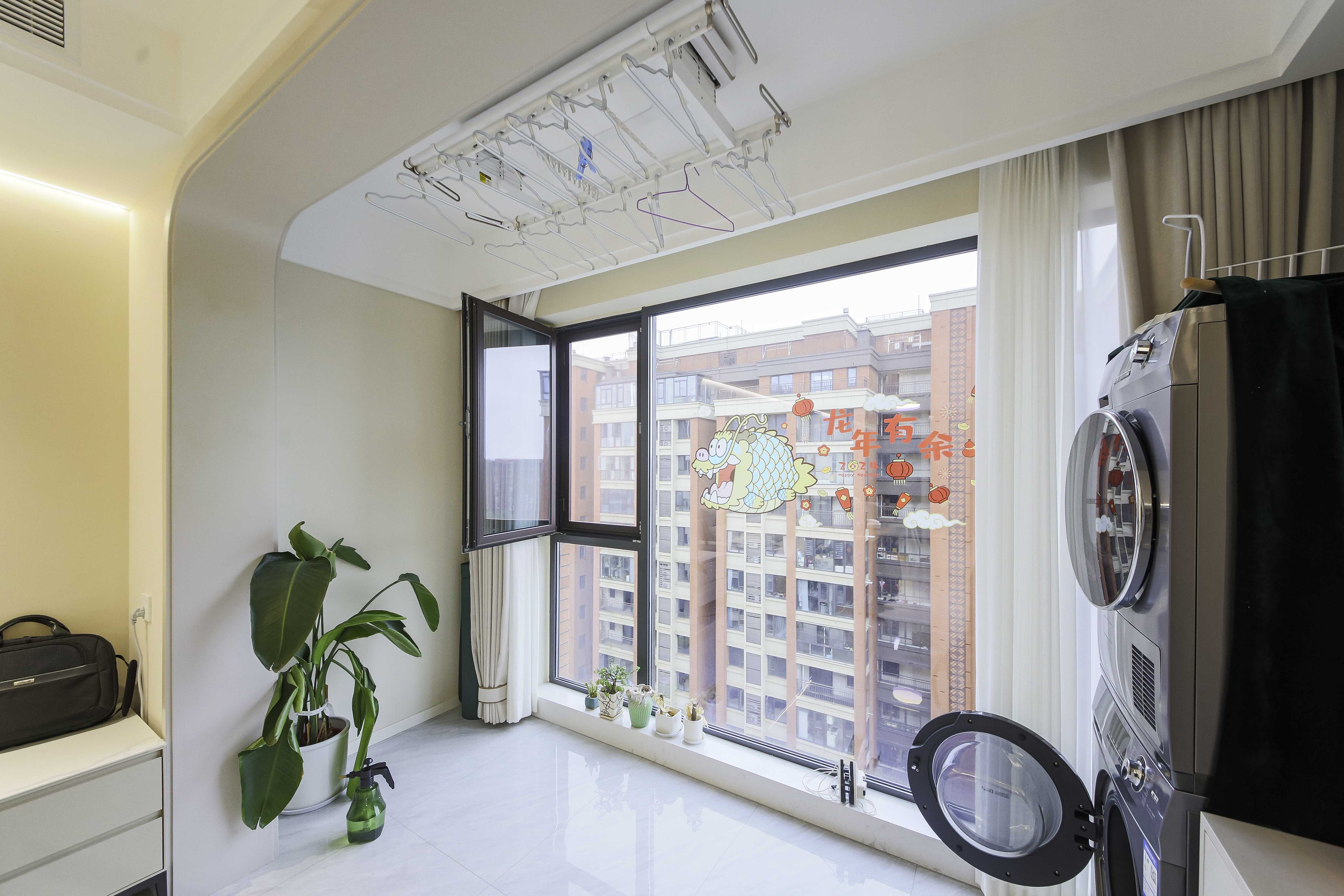 香缇雅苑（鑫远翡丽郡二期）  3室2厅2卫    148.0万阳台