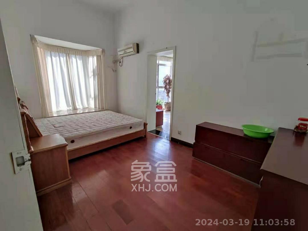 左岸春天  1室1厅1卫   1350.00元/月室内图1