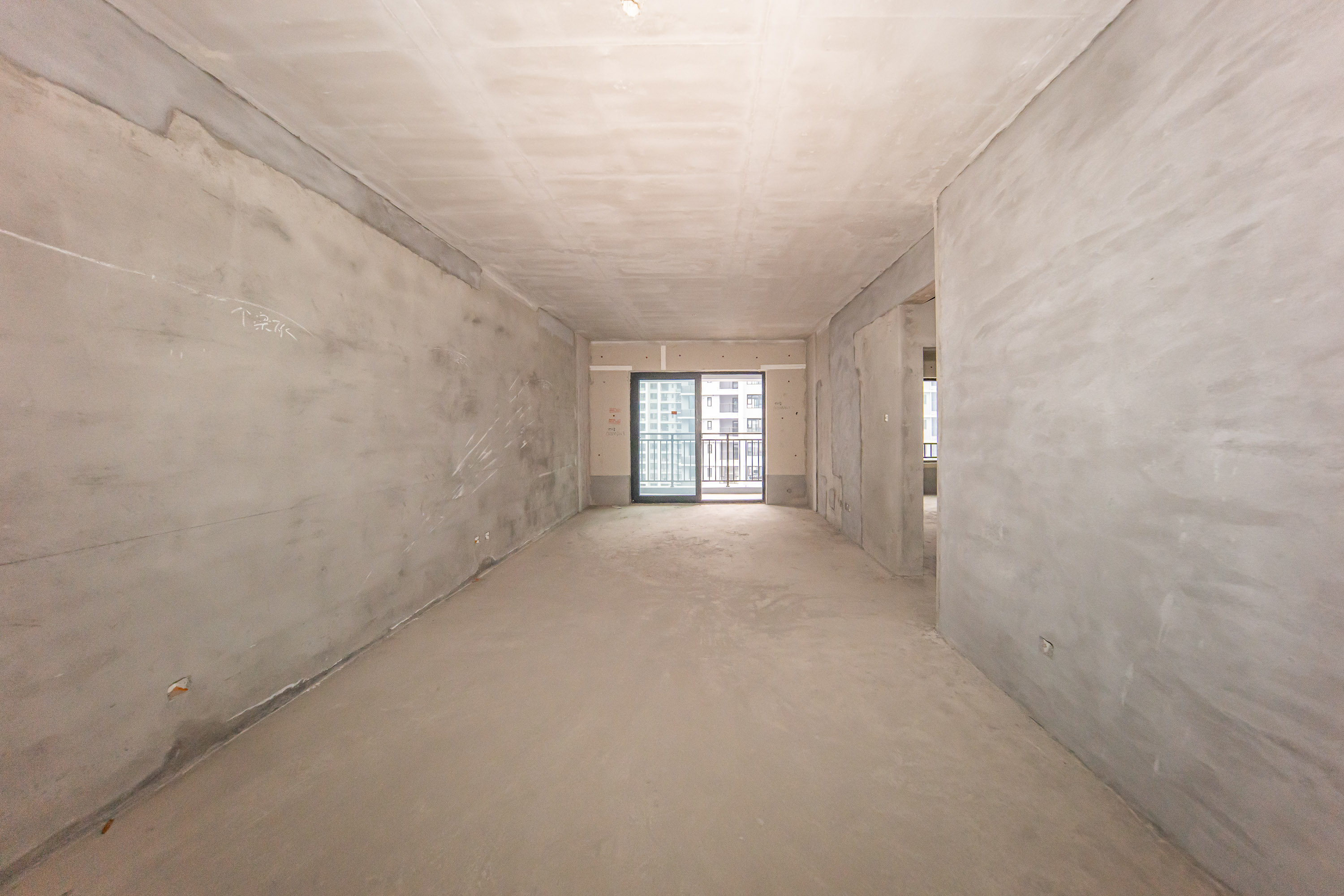 蔷薇国际  3室2厅2卫    70.0万客厅