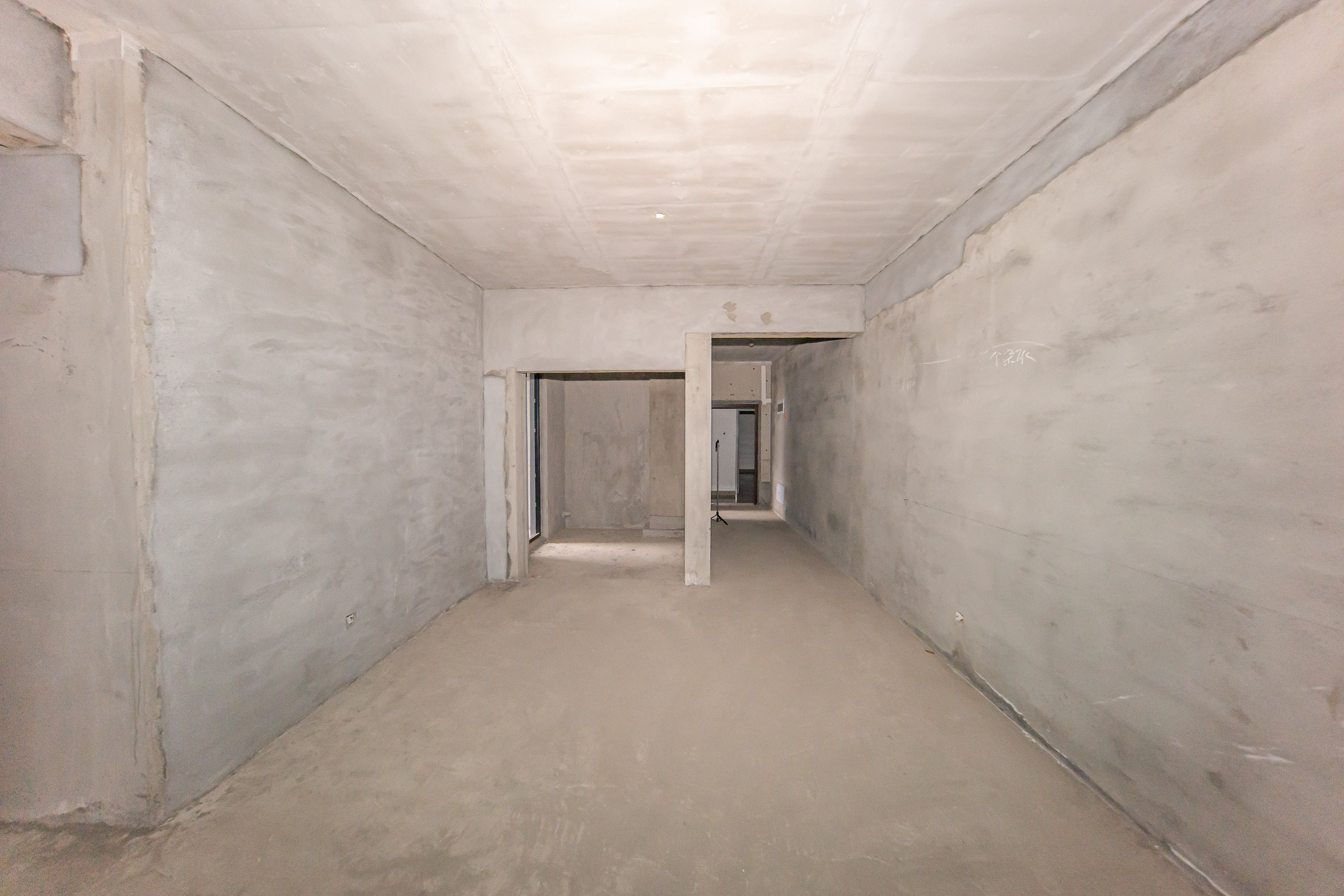 蔷薇国际  3室2厅2卫    70.0万客厅