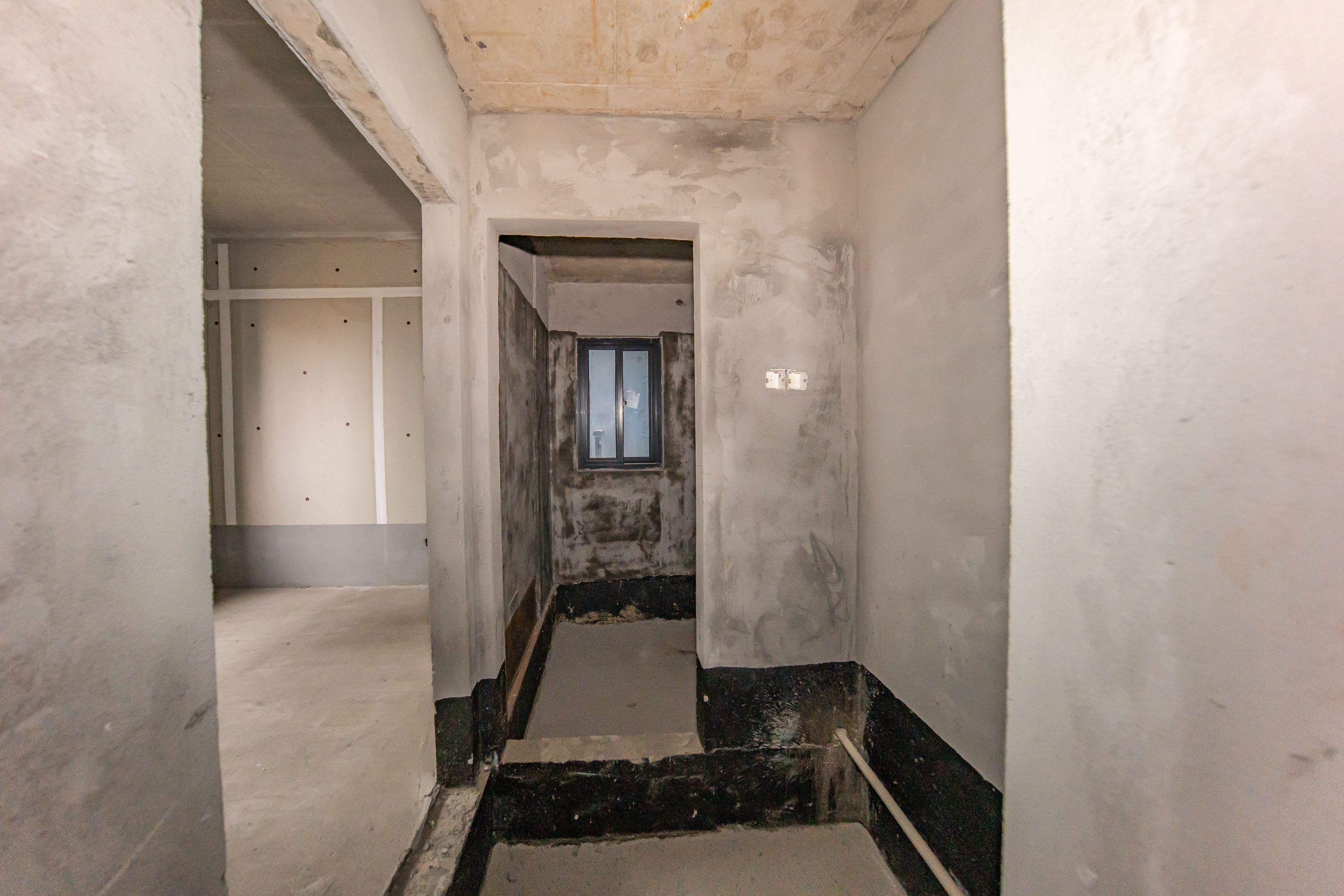 蔷薇国际  3室2厅2卫    70.0万卫生间