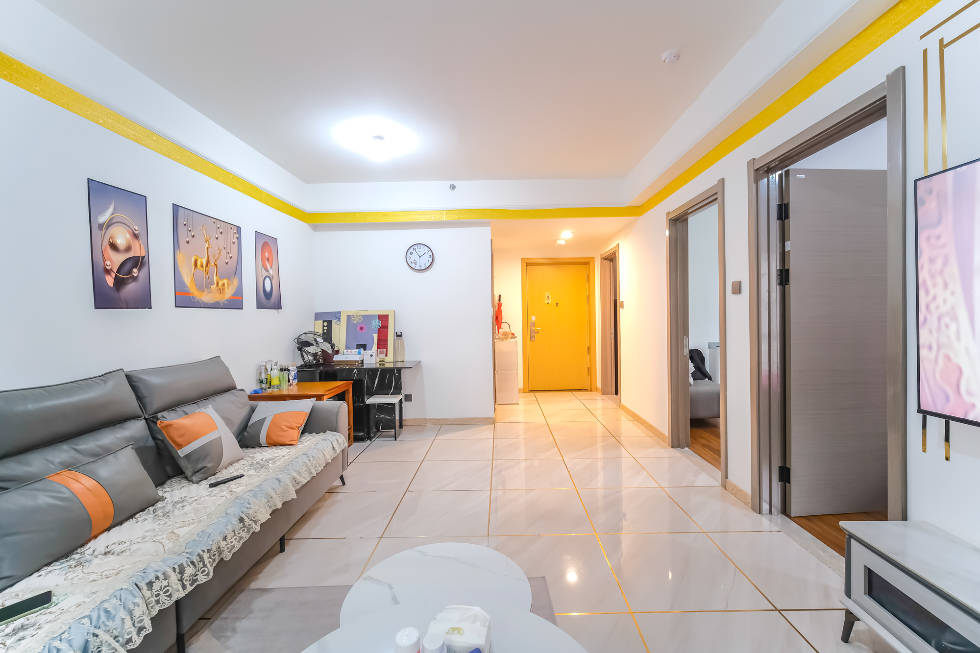 碧桂园翘楚棠 2室2厅2卫 39.0万 碧桂园翘楚棠 2室2厅2卫 39.0万客厅