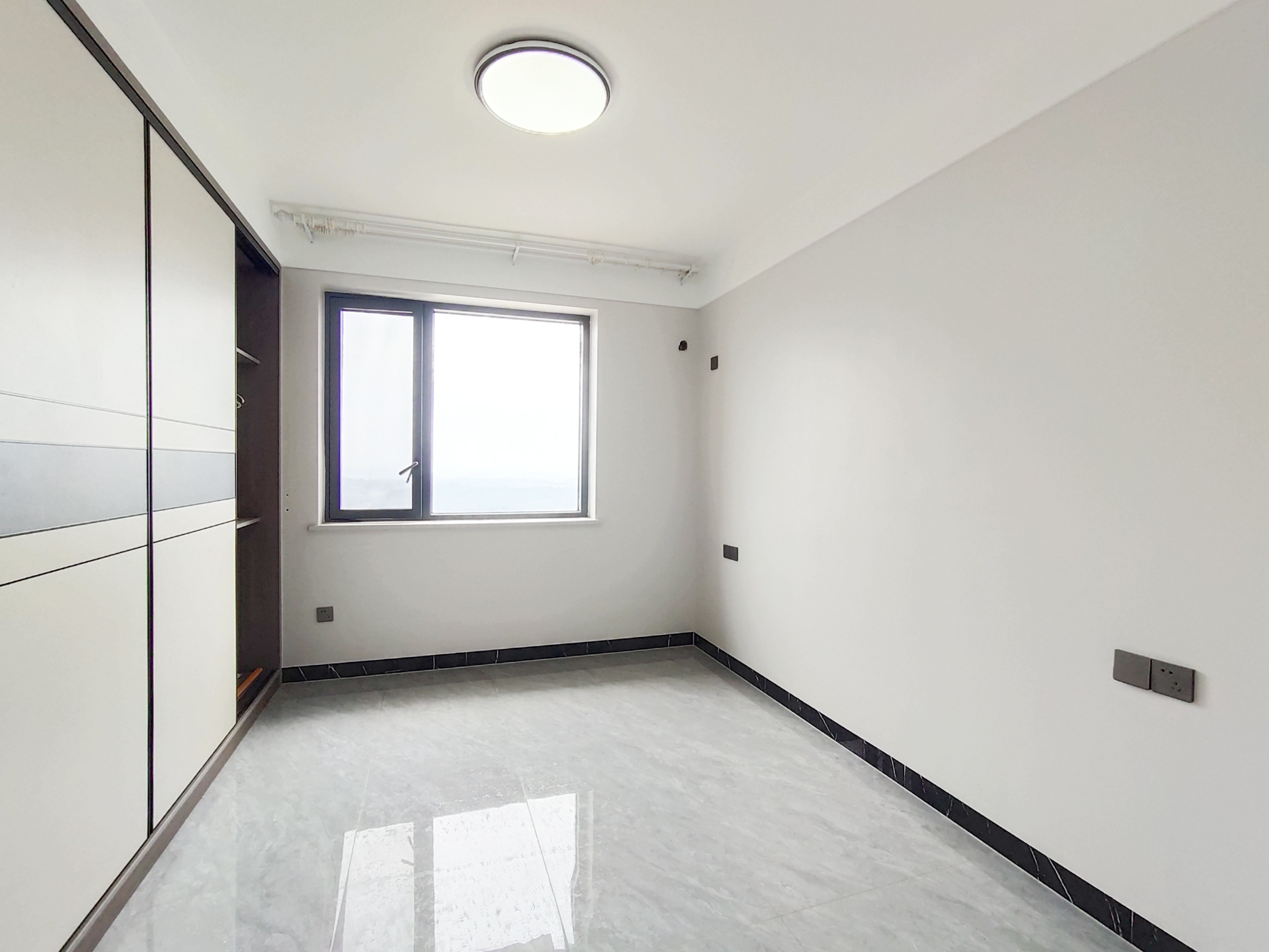 中安善化国际  4室2厅2卫    79.8万 中安善化国际  4室2厅2卫    79.8万卧室