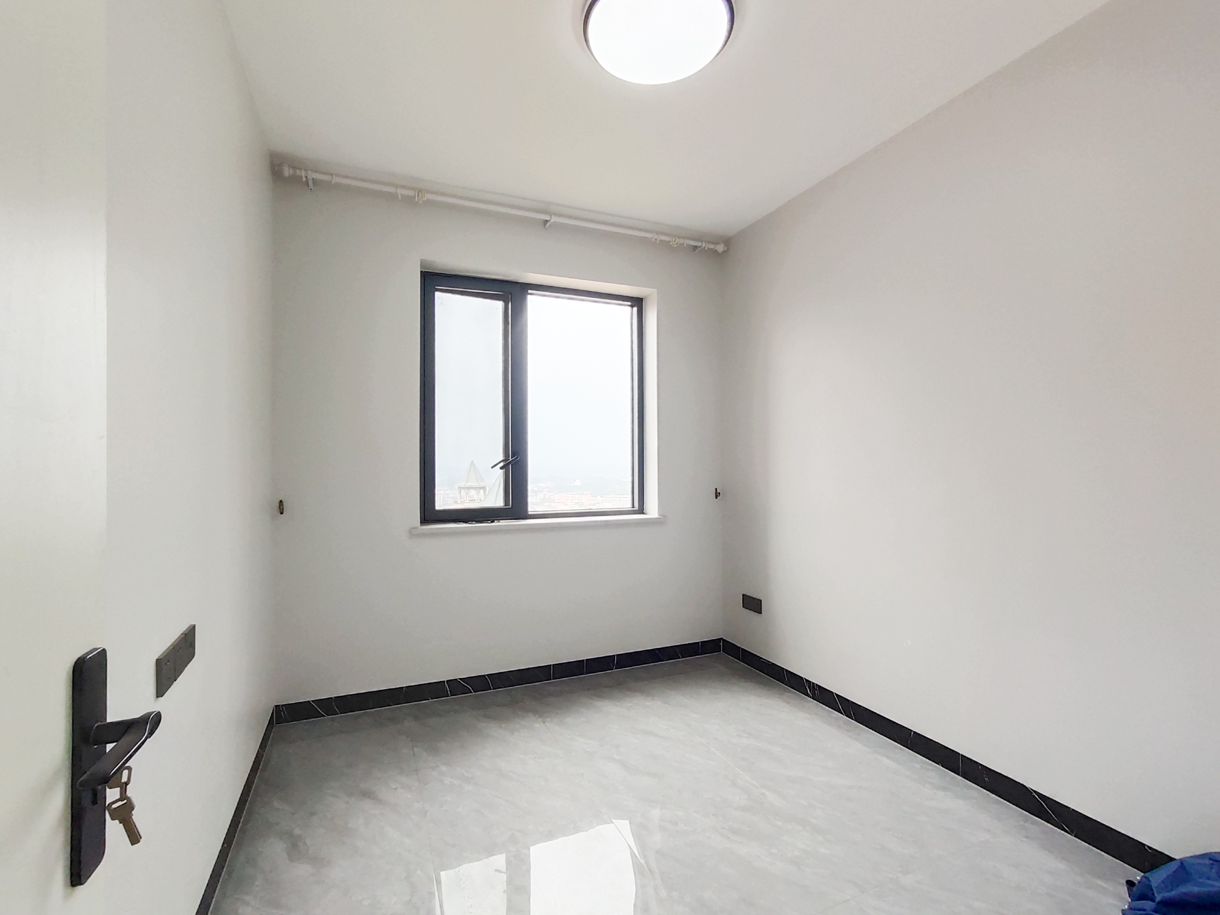 中安善化国际  4室2厅2卫    79.8万 中安善化国际  4室2厅2卫    79.8万卧室