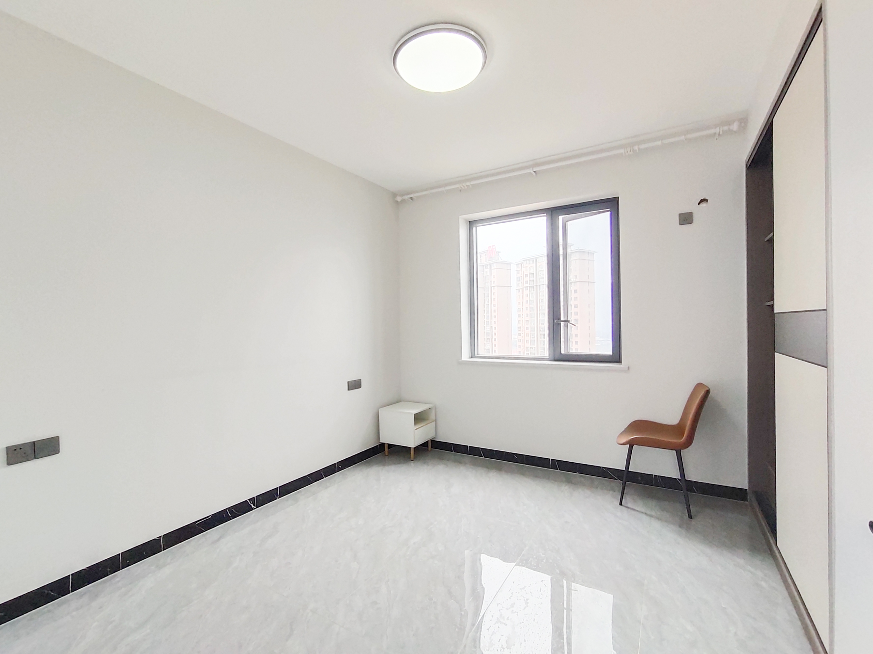 中安善化国际  4室2厅2卫    79.8万 中安善化国际  4室2厅2卫    79.8万卧室