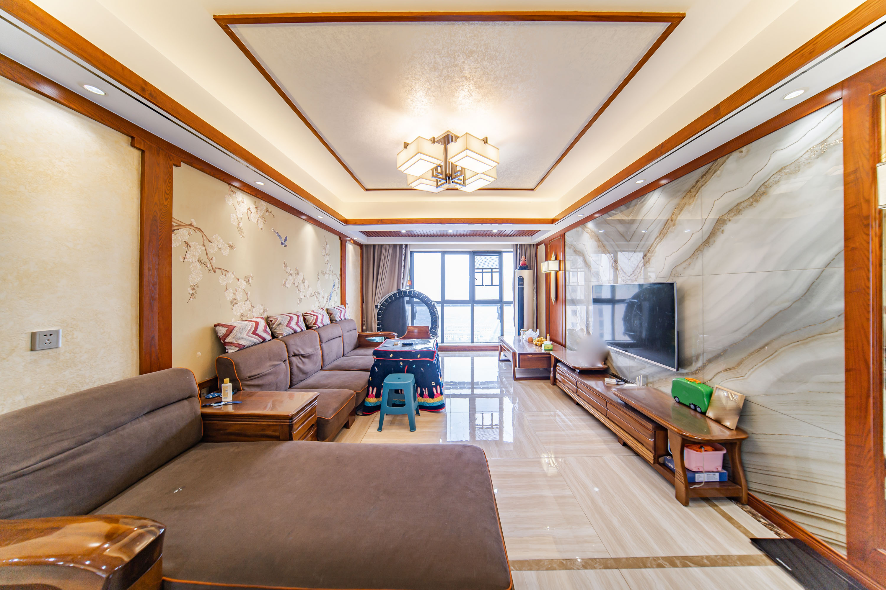 湘熙水郡(观澜海赋家园)  4室2厅2卫    210.0万 湘熙水郡(观澜海赋家园)  4室2厅2卫    210.0万客厅