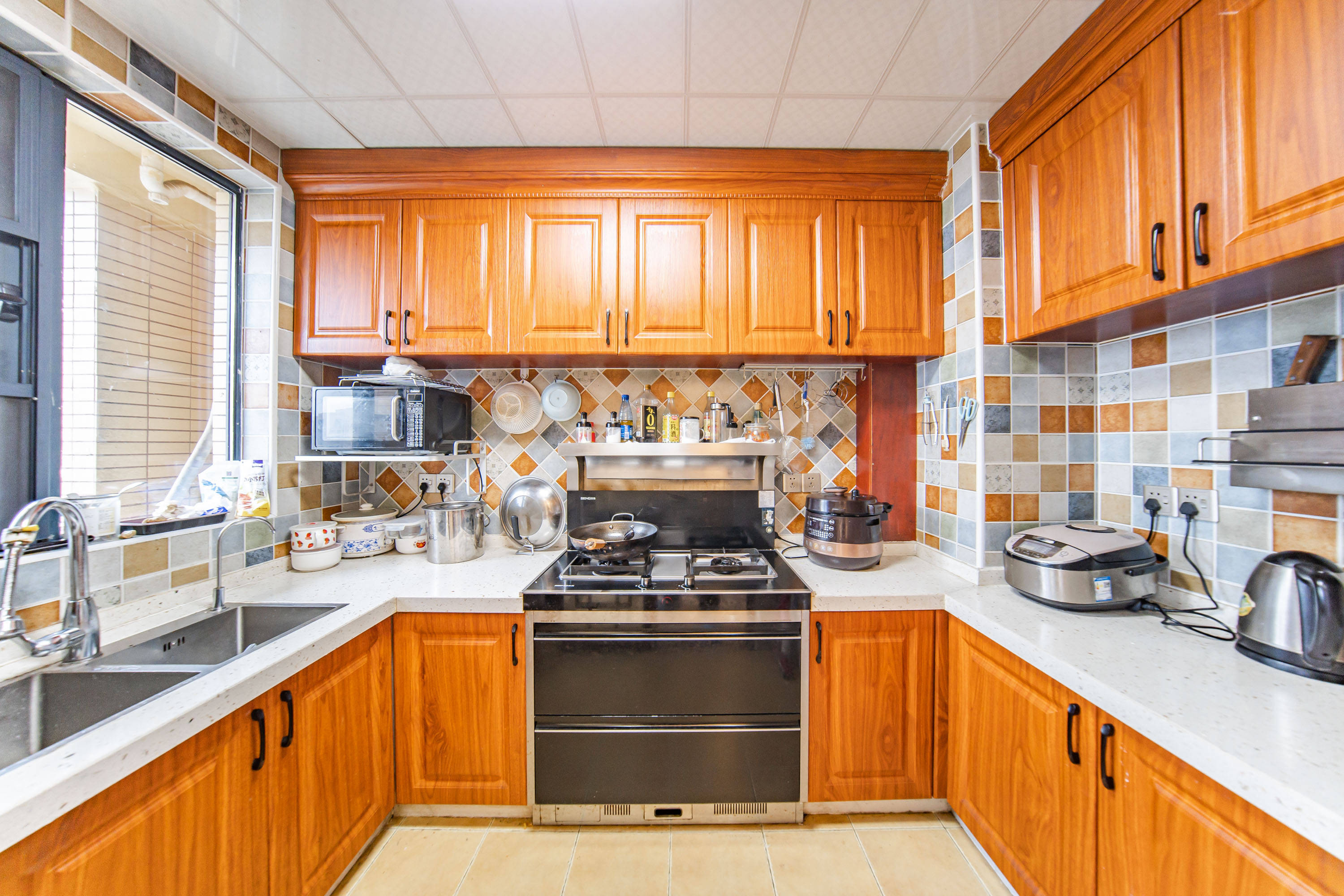 湘熙水郡(观澜海赋家园)  4室2厅2卫    210.0万 湘熙水郡(观澜海赋家园)  4室2厅2卫    210.0万厨房