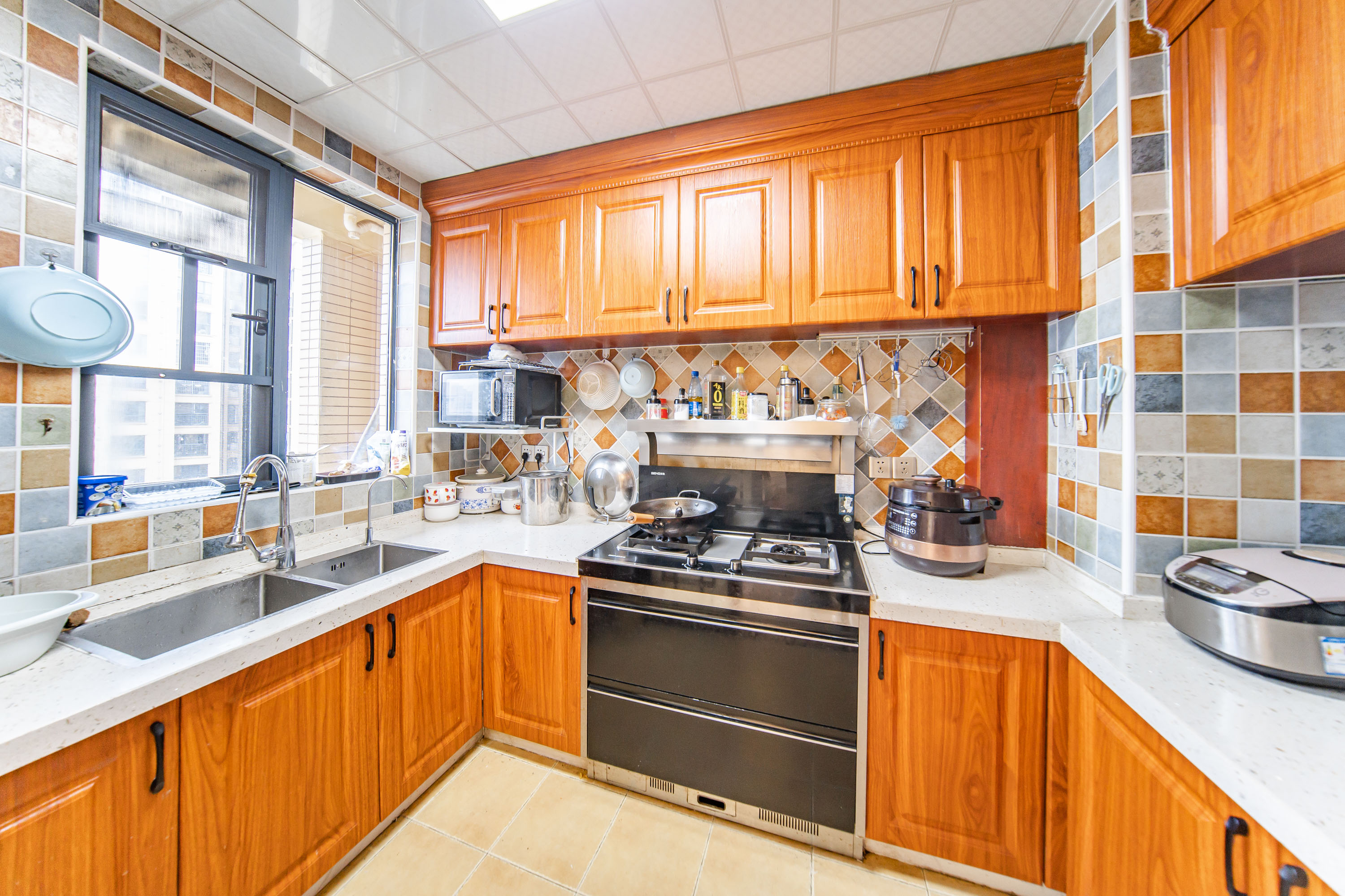 湘熙水郡(观澜海赋家园)  4室2厅2卫    210.0万 湘熙水郡(观澜海赋家园)  4室2厅2卫    210.0万厨房