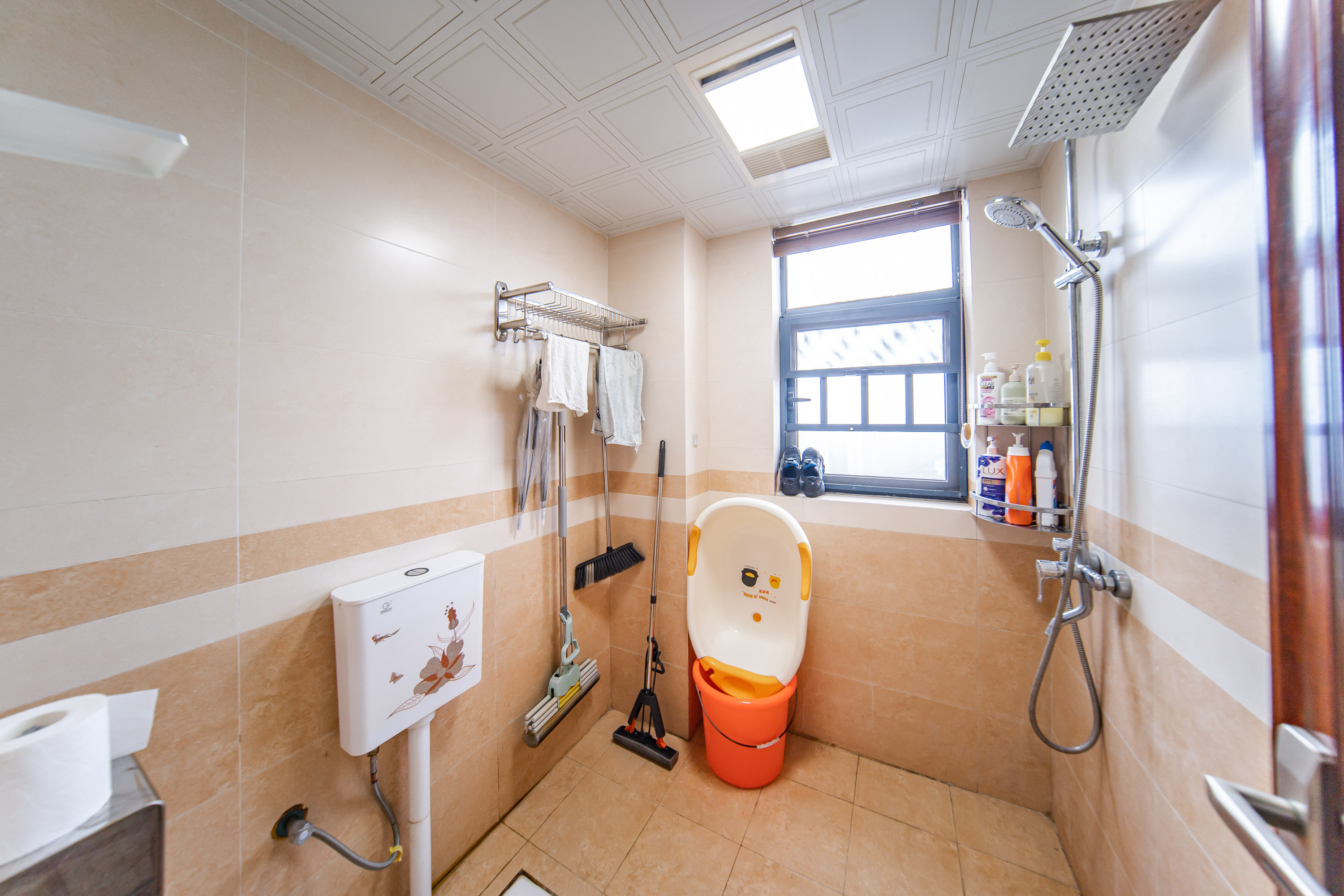 湘熙水郡(观澜海赋家园)  4室2厅2卫    210.0万 湘熙水郡(观澜海赋家园)  4室2厅2卫    210.0万卫生间