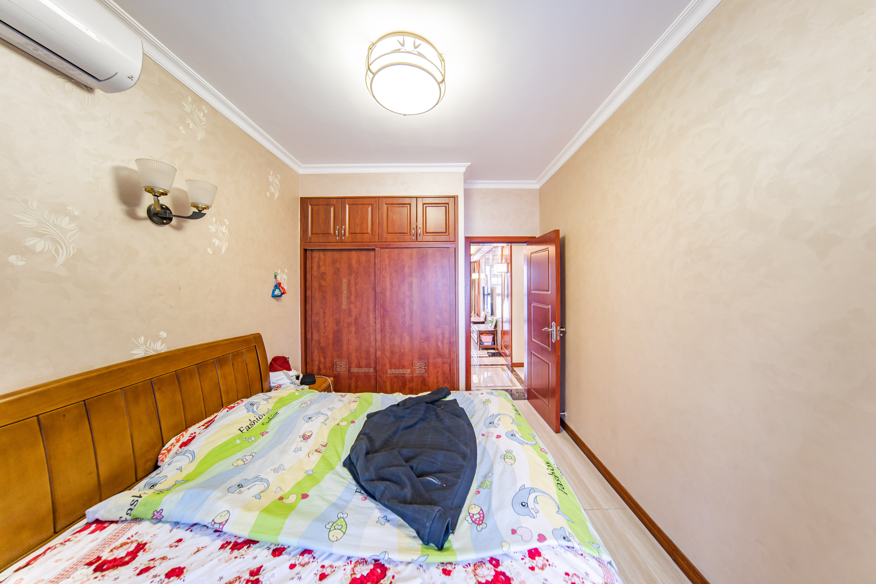 湘熙水郡(观澜海赋家园)  4室2厅2卫    210.0万 湘熙水郡(观澜海赋家园)  4室2厅2卫    210.0万卧室